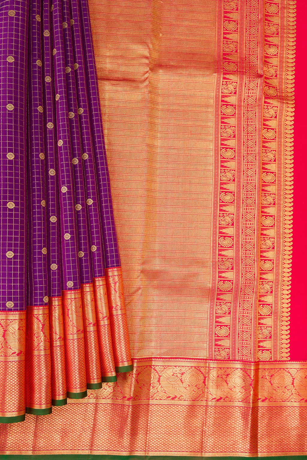 Pleats and pallu of Purple Dual Tone Kanjivaram Silk Saree with Checked design on the body and Zari Border. 