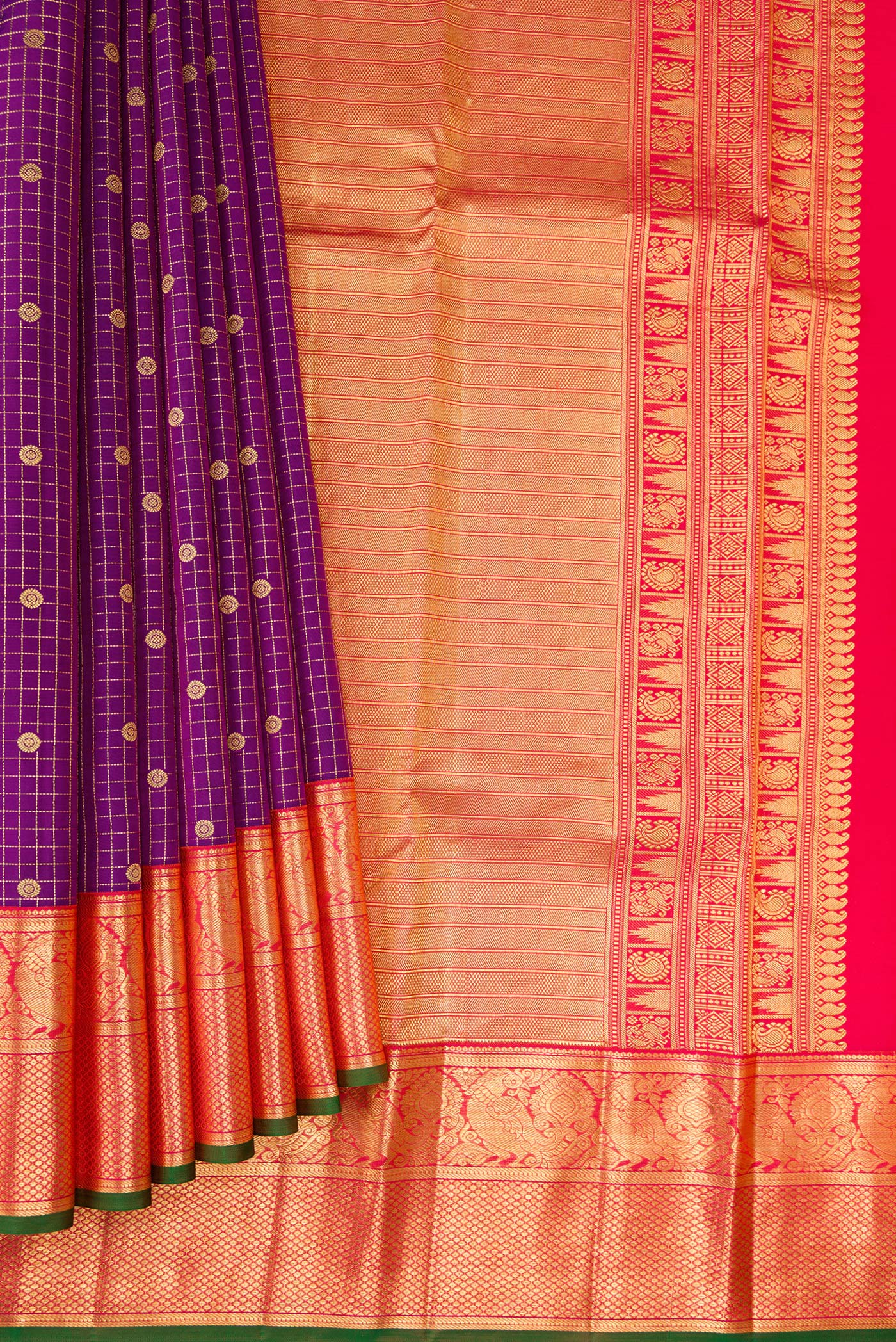 Pleats and pallu of Purple Dual Tone Kanjivaram Silk Saree with Checked design on the body and Zari Border. 