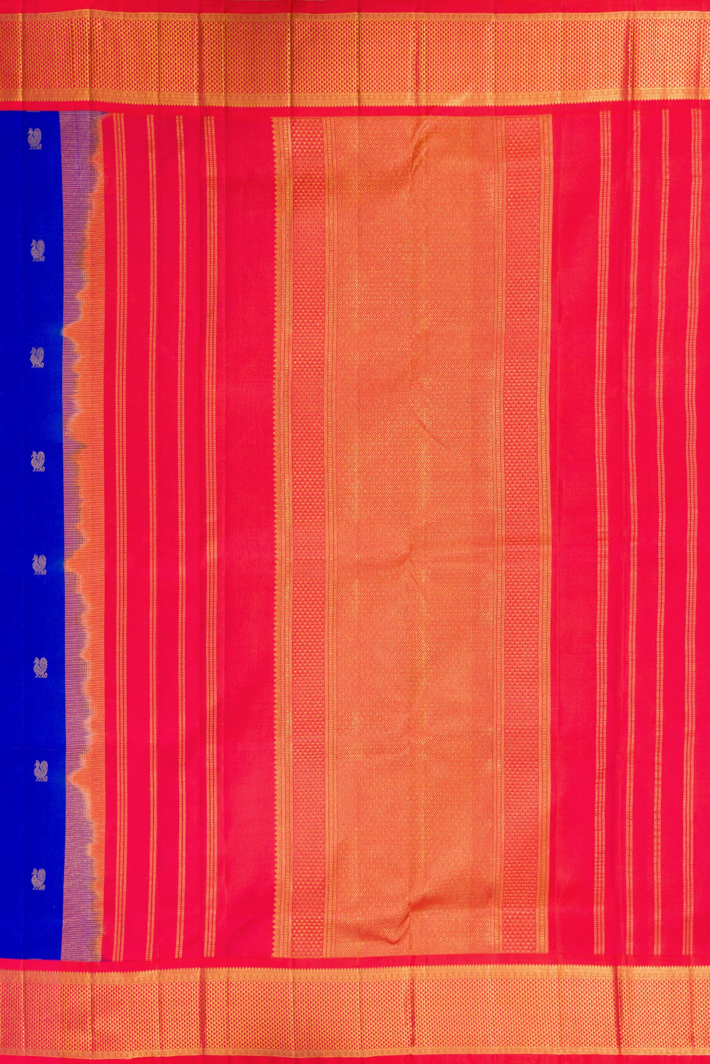 Close up image of the pallu of Pure Silk Pure Zari Royal Blue Dual Tone Kanjivaram Nine Yards Saree with Zari Butta on the body and Zari Border. 
