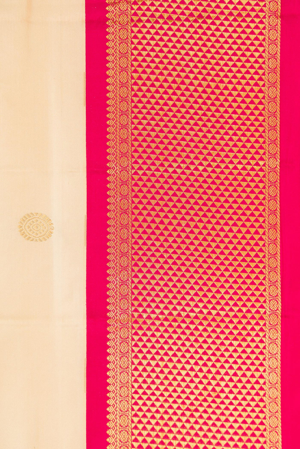 Border image of Pure Silk Pure Zari Off White Dual Tone Kanjivaram Nine Yards Saree with Zari Butta on the body and Zari Border. 