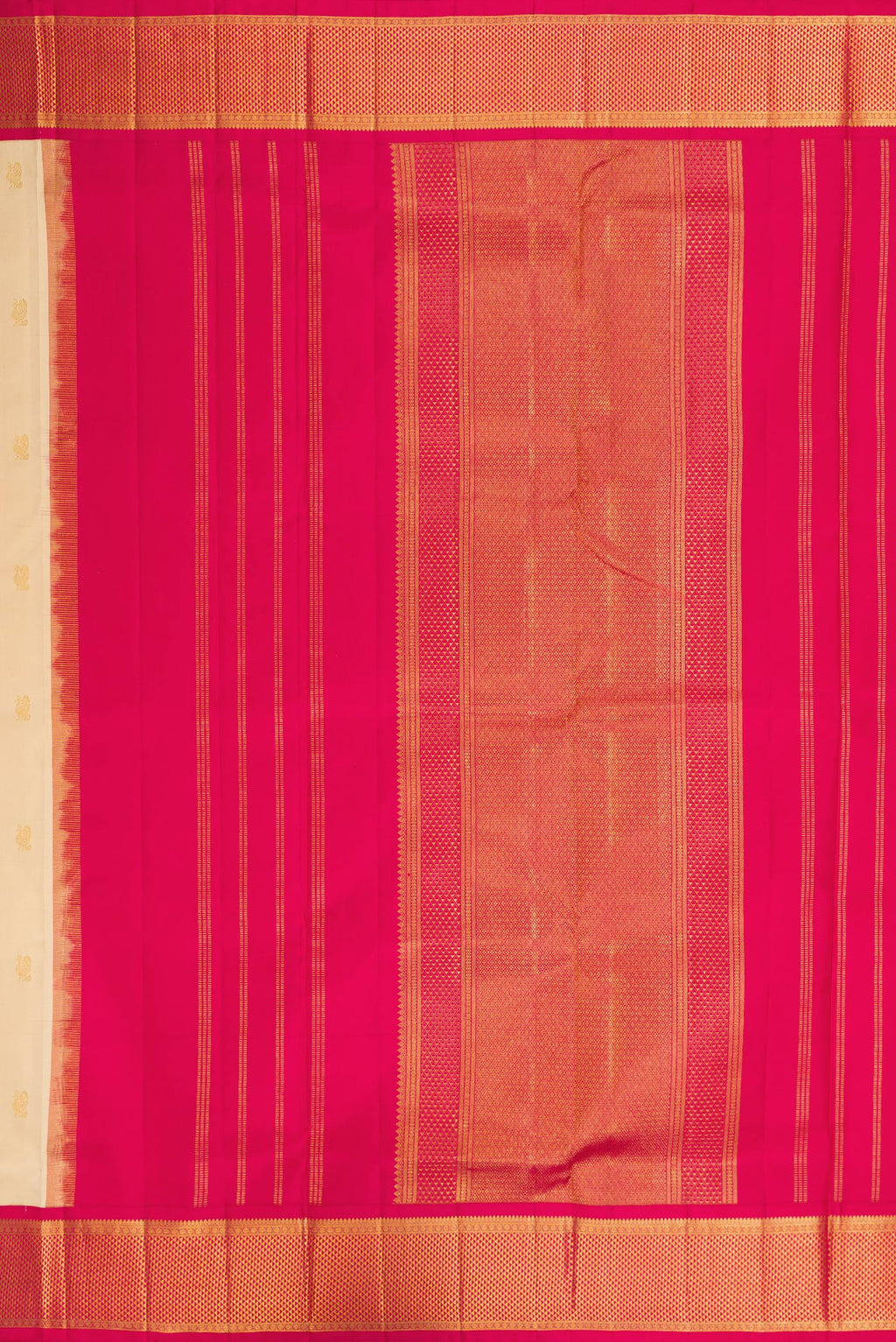 Close up image of the pallu of Pure Silk Pure Zari Off White Dual Tone Kanjivaram Nine Yards Saree with Zari Butta on the body and Zari Border. 