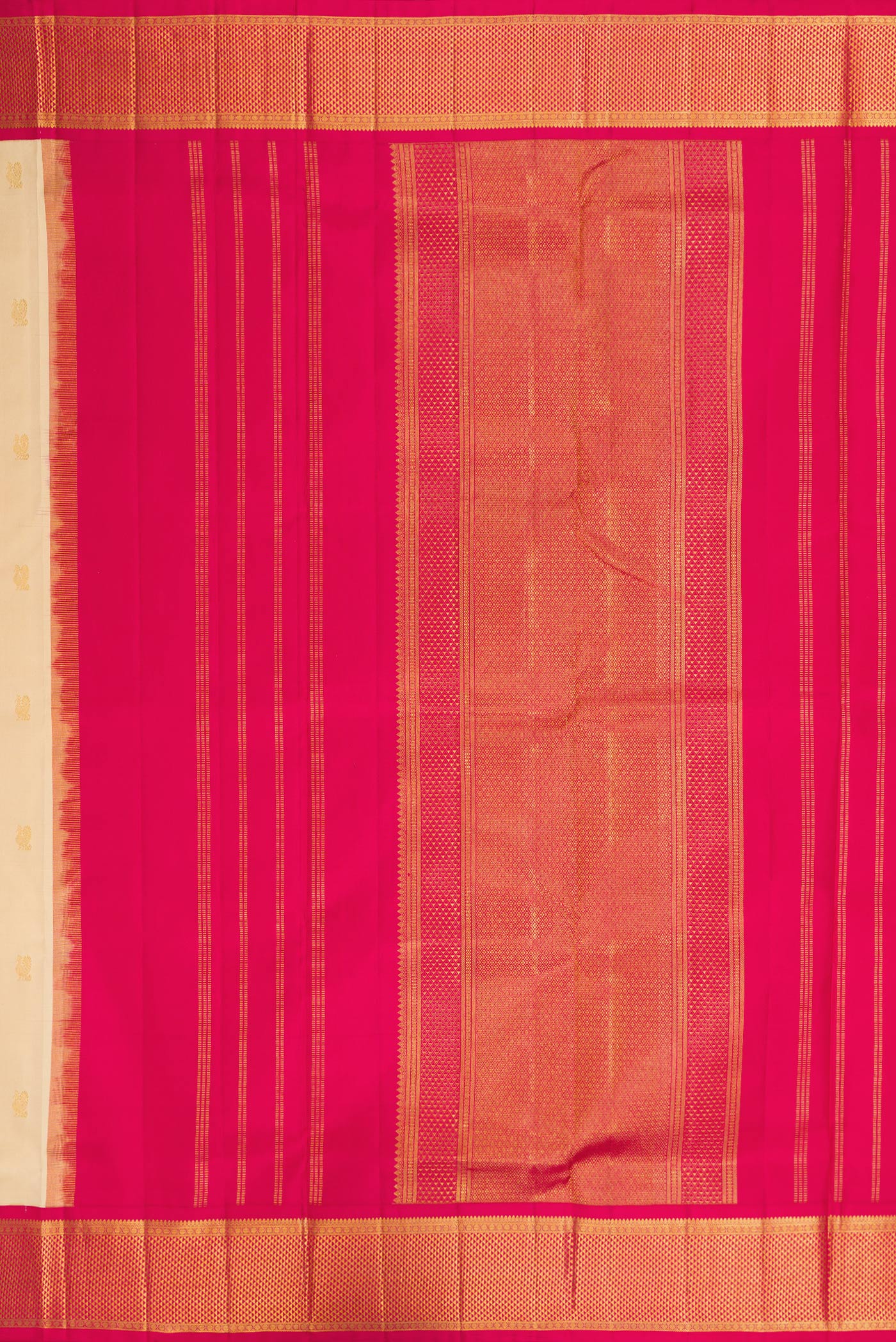 Close up image of the pallu of Pure Silk Pure Zari Off White Dual Tone Kanjivaram Nine Yards Saree with Zari Butta on the body and Zari Border. 