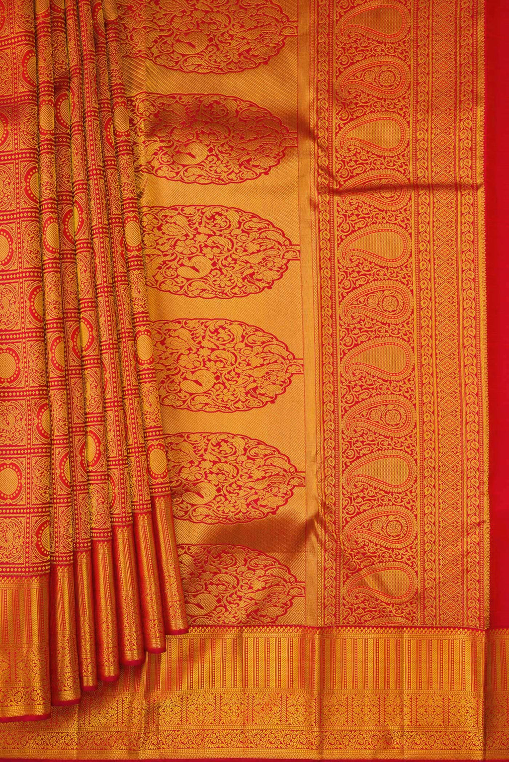 Pleats and pallu of Dark Pink Dual Tone Kanjivaram Silk Saree with Zari Brocade on the body and Zari Border. 