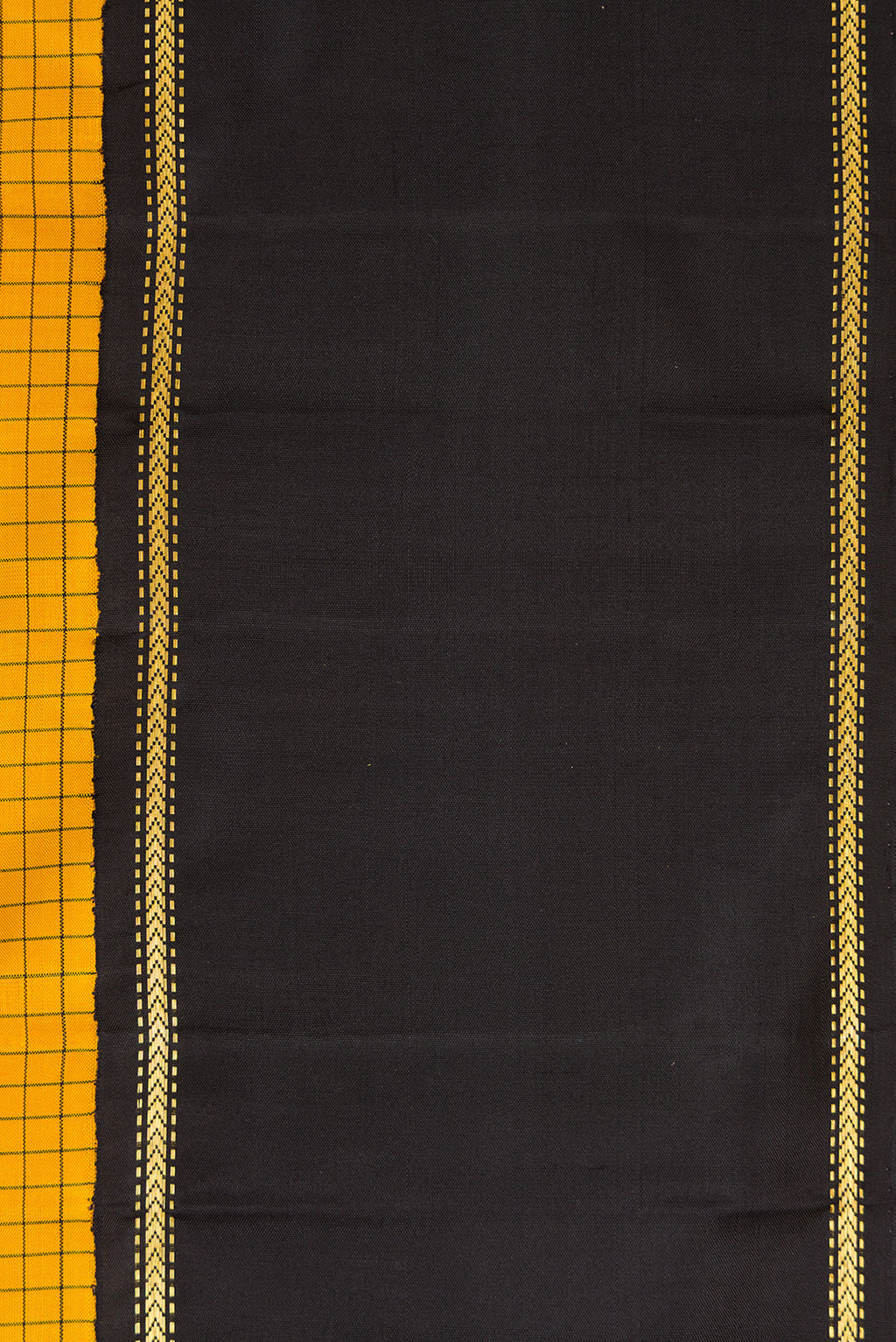 Border image of Pure Silk Pure Zari Yellow Dual Tone Kanjivaram Saree with Checked design on the body and Zari And Thread Border. 