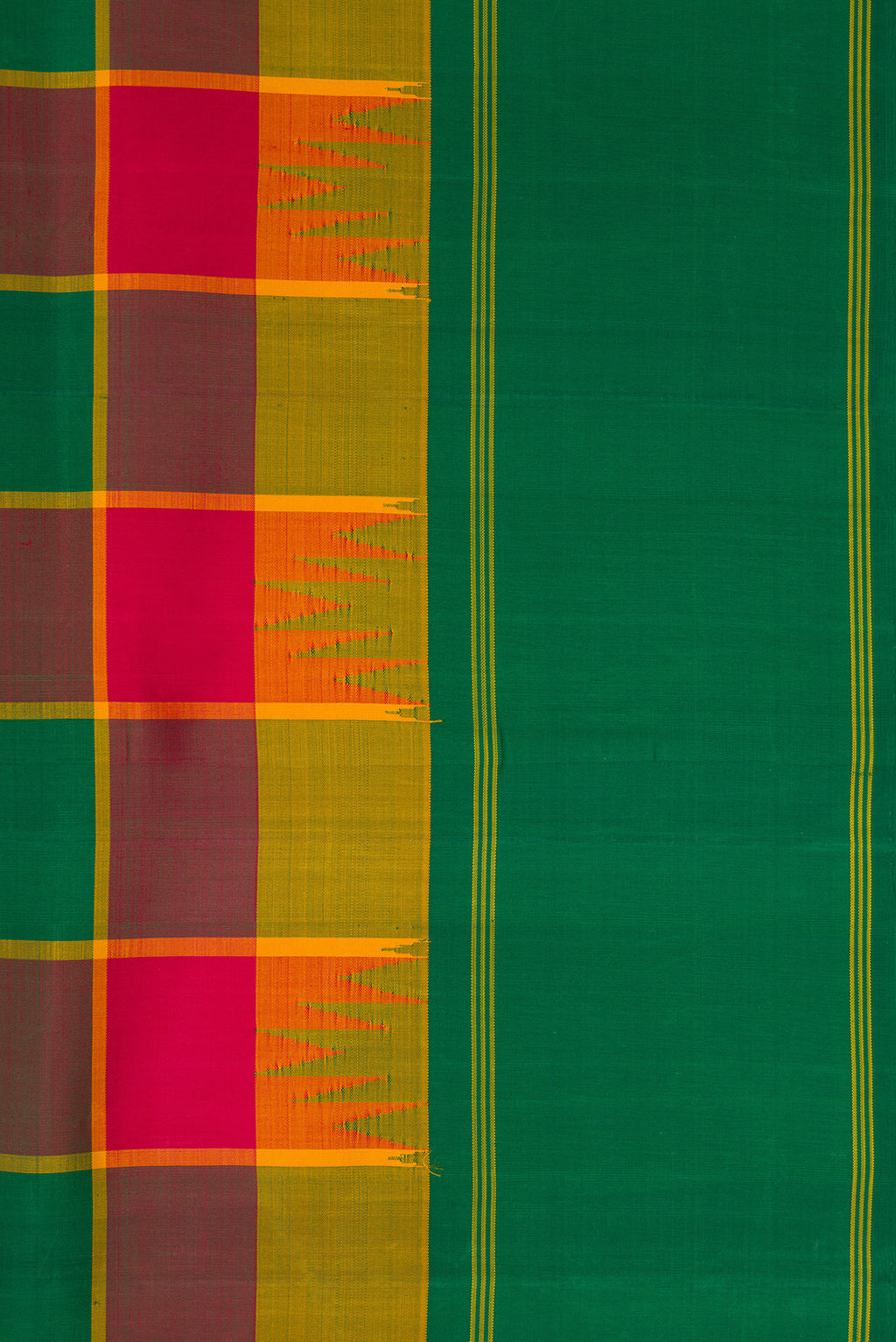 Border image of Green, Maroon & Burgundy Color Kanjivaram Silk Saree with Checked design on the body and Plain Border. 