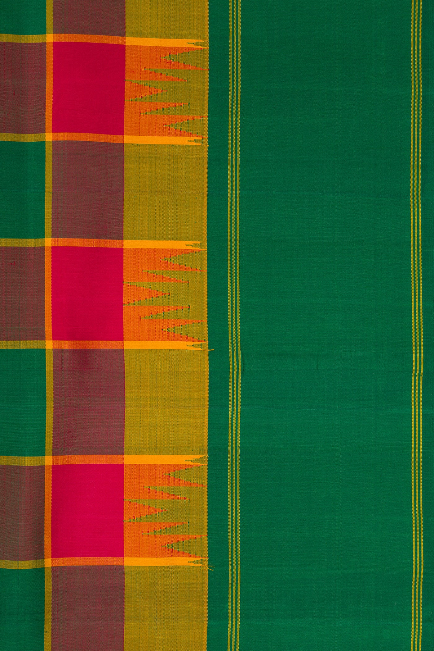Border image of Green, Maroon & Burgundy Color Kanjivaram Silk Saree with Checked design on the body and Plain Border. 