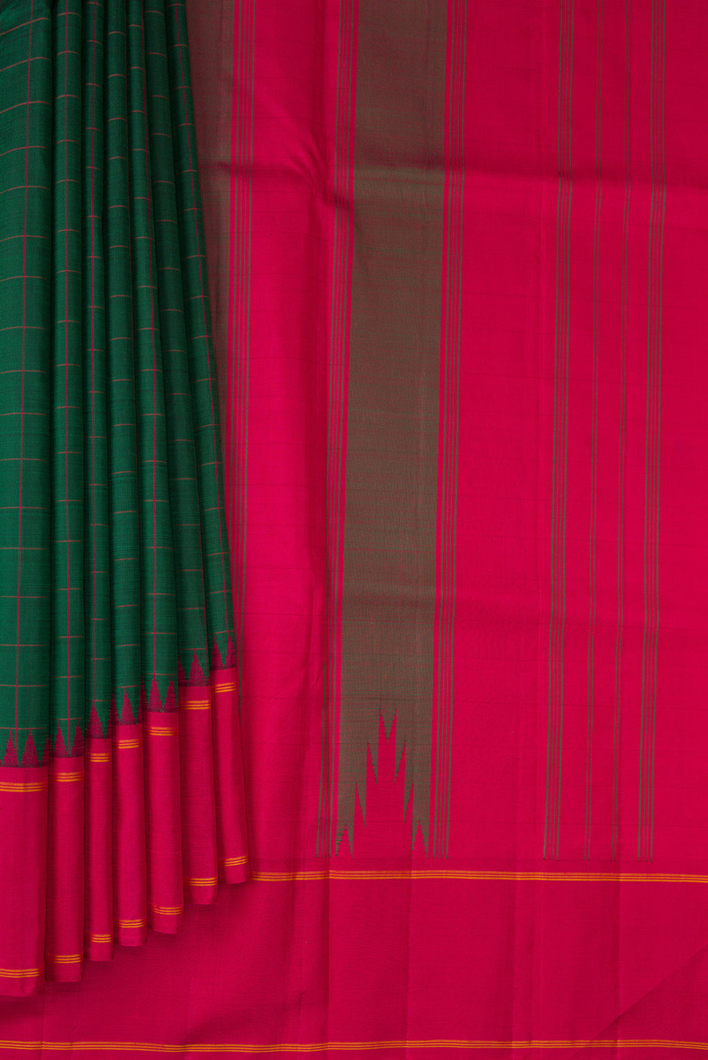 Pleats and pallu of Green, Maroon & Burgundy Dual Tone Kanjivaram Silk Saree with Checked design on the body and Ganga Jamuna Border. 