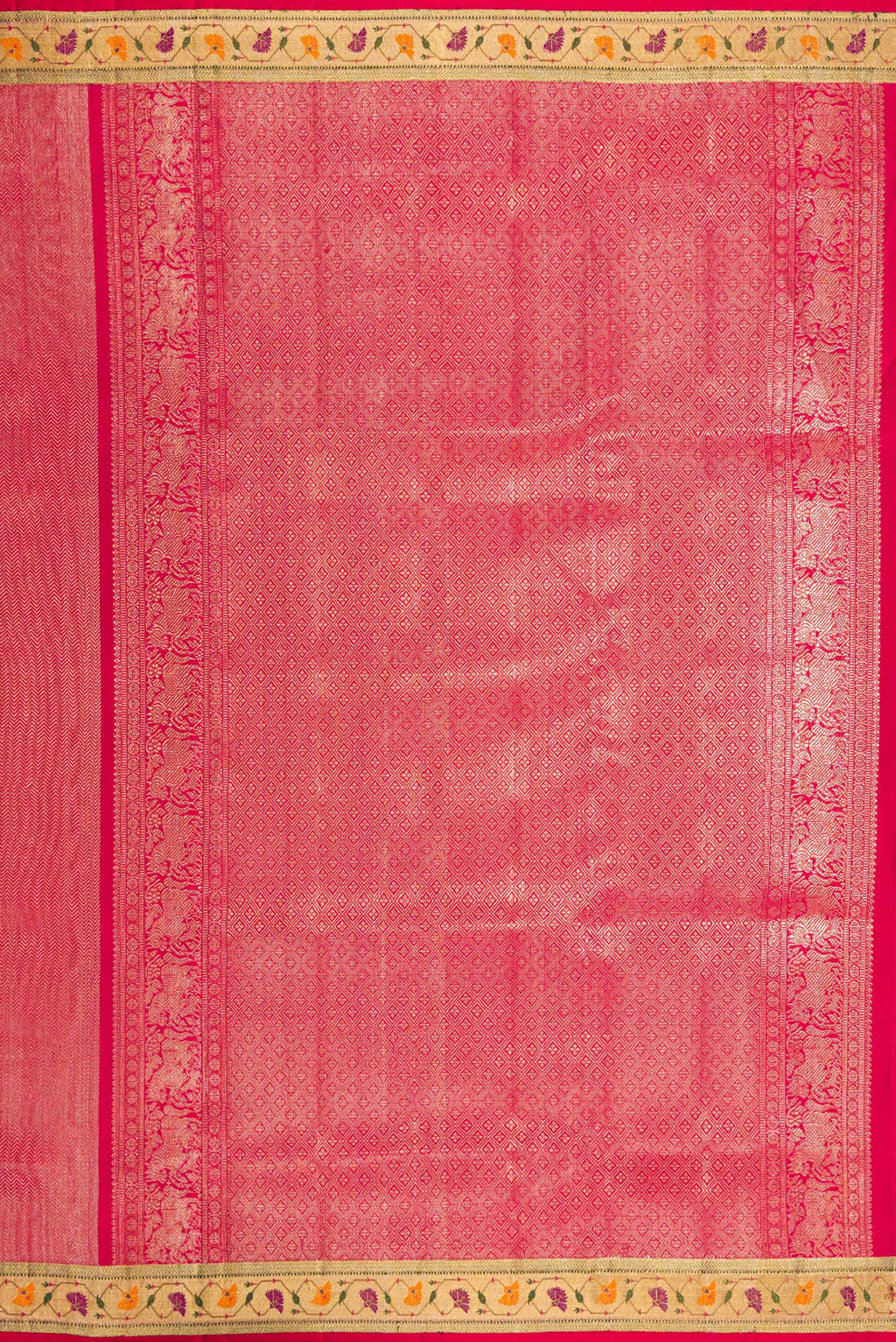 Close up image of the pallu of Pink Dual Tone Kanjivaram Tissue Silk Saree with Zari Brocade on the body and Paithani Border. 