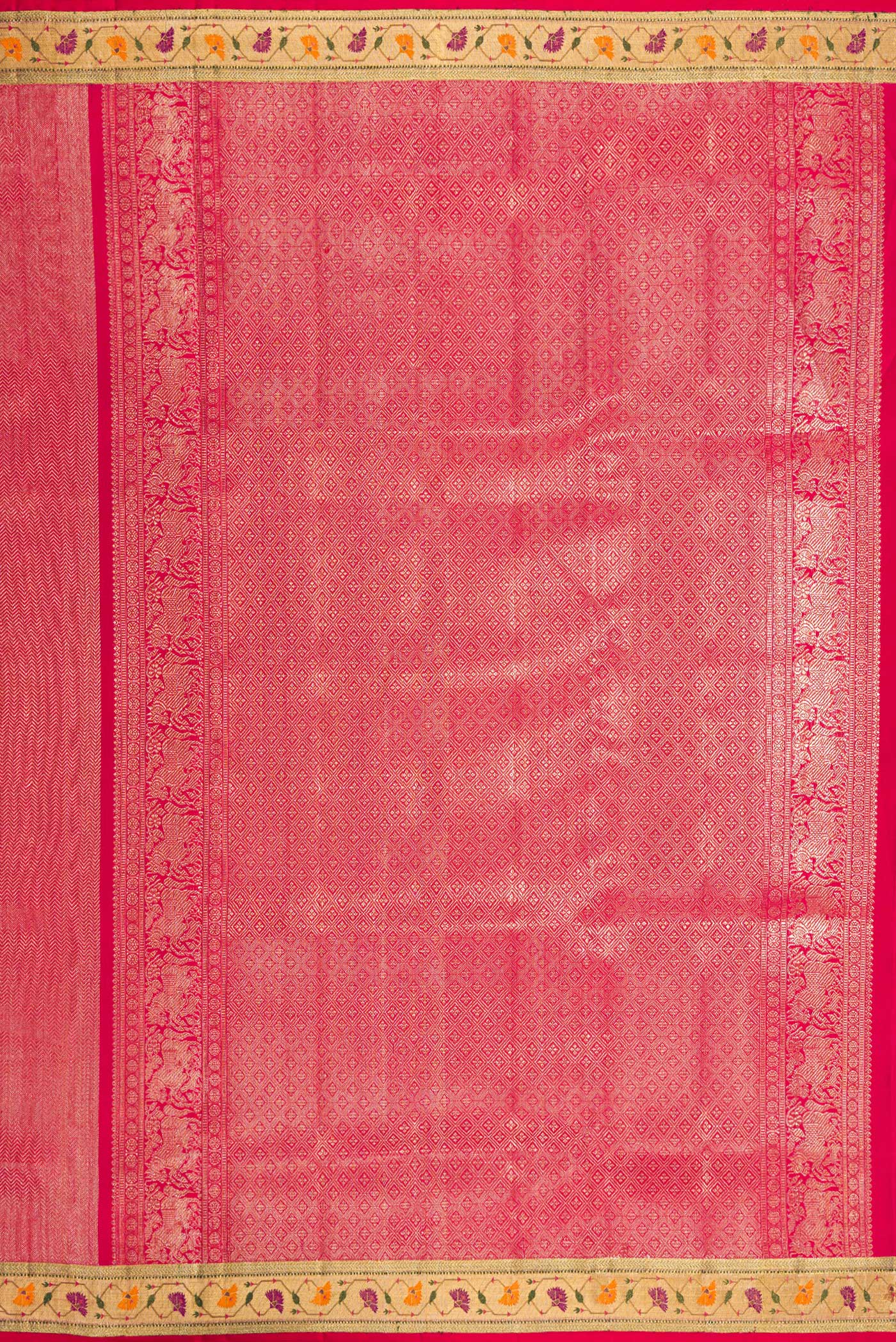 Close up image of the pallu of Pink Dual Tone Kanjivaram Tissue Silk Saree with Zari Brocade on the body and Paithani Border. 