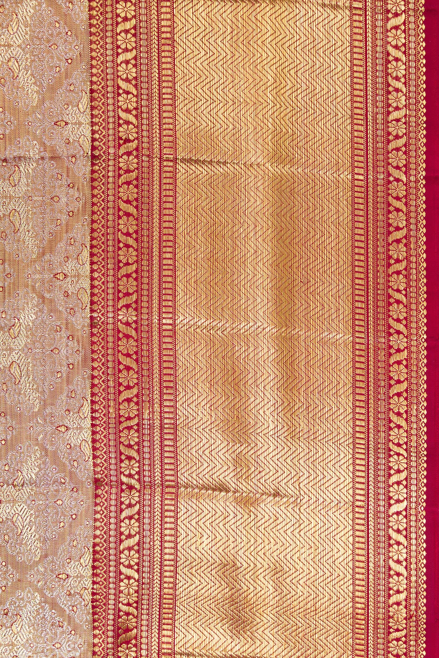 Border image of Gold Dual Tone Kanjivaram Tissue Silk Saree with Zari Brocade on the body and Zari Border. 
