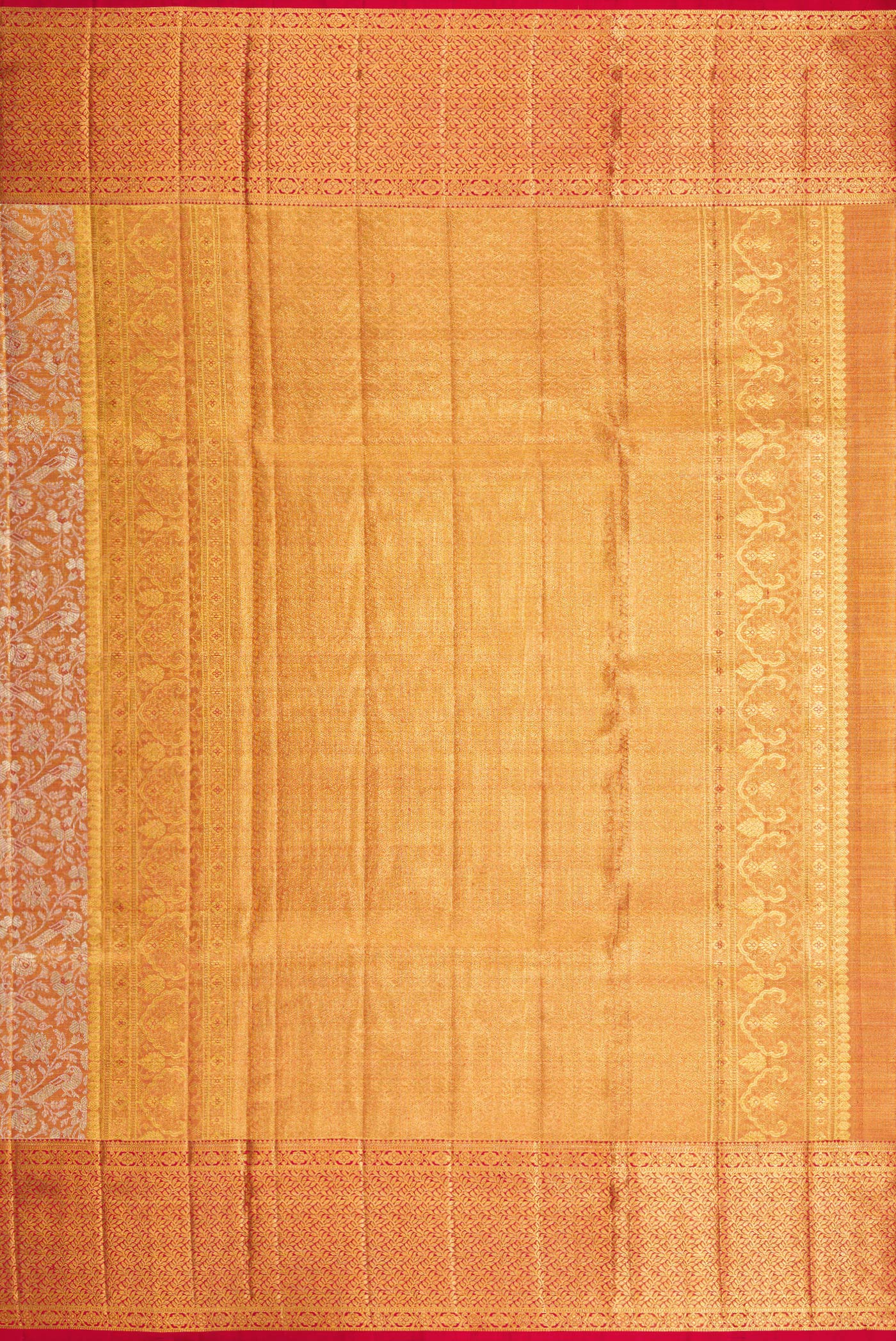 Close up image of the pallu of Gold Dual Tone Kanjivaram Tissue Silk Saree with Zari Brocade on the body and Zari Border. 