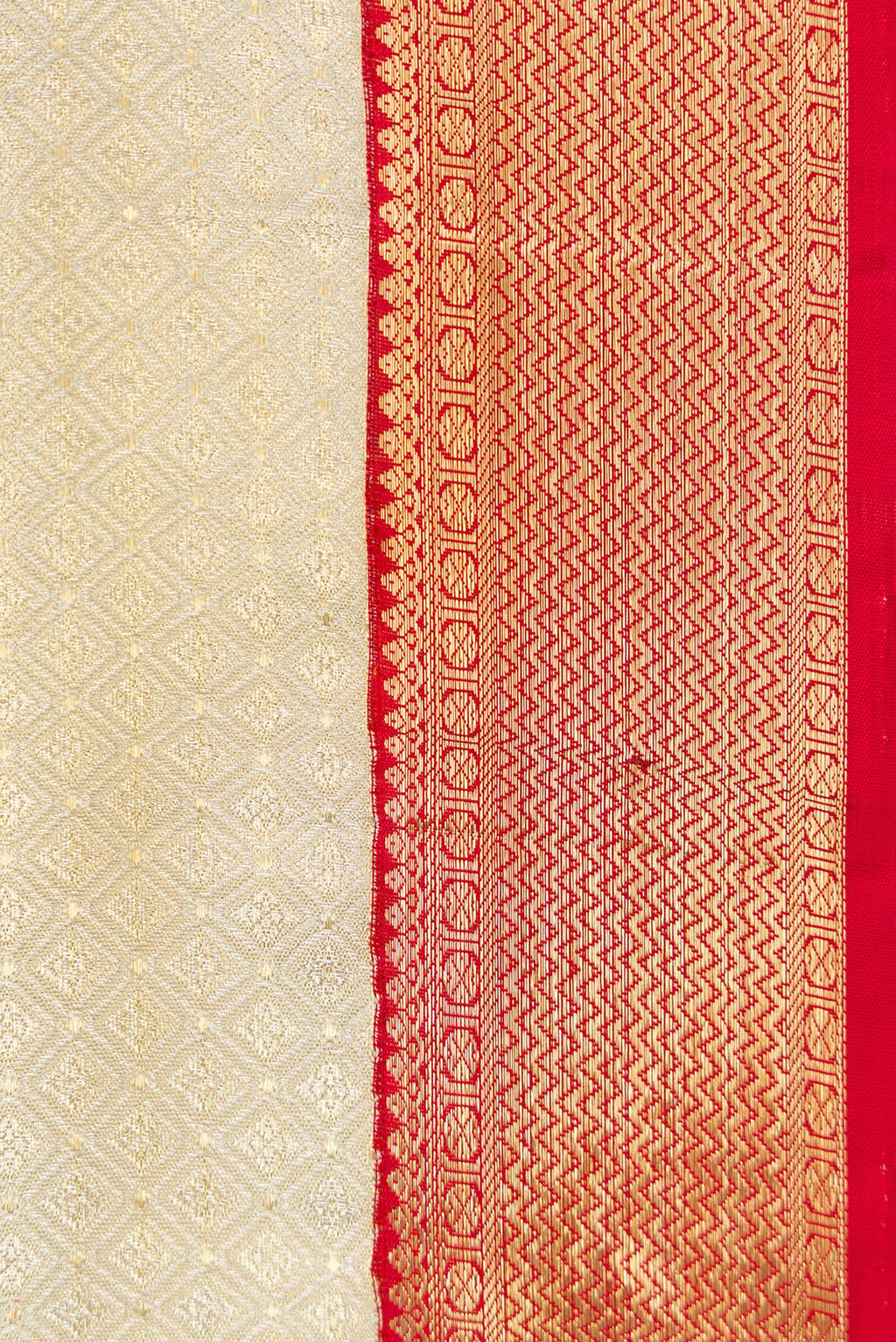 Border image of Off White Dual Tone Kanjivaram Tissue Silk Saree with Zari Brocade on the body and Zari Border. 