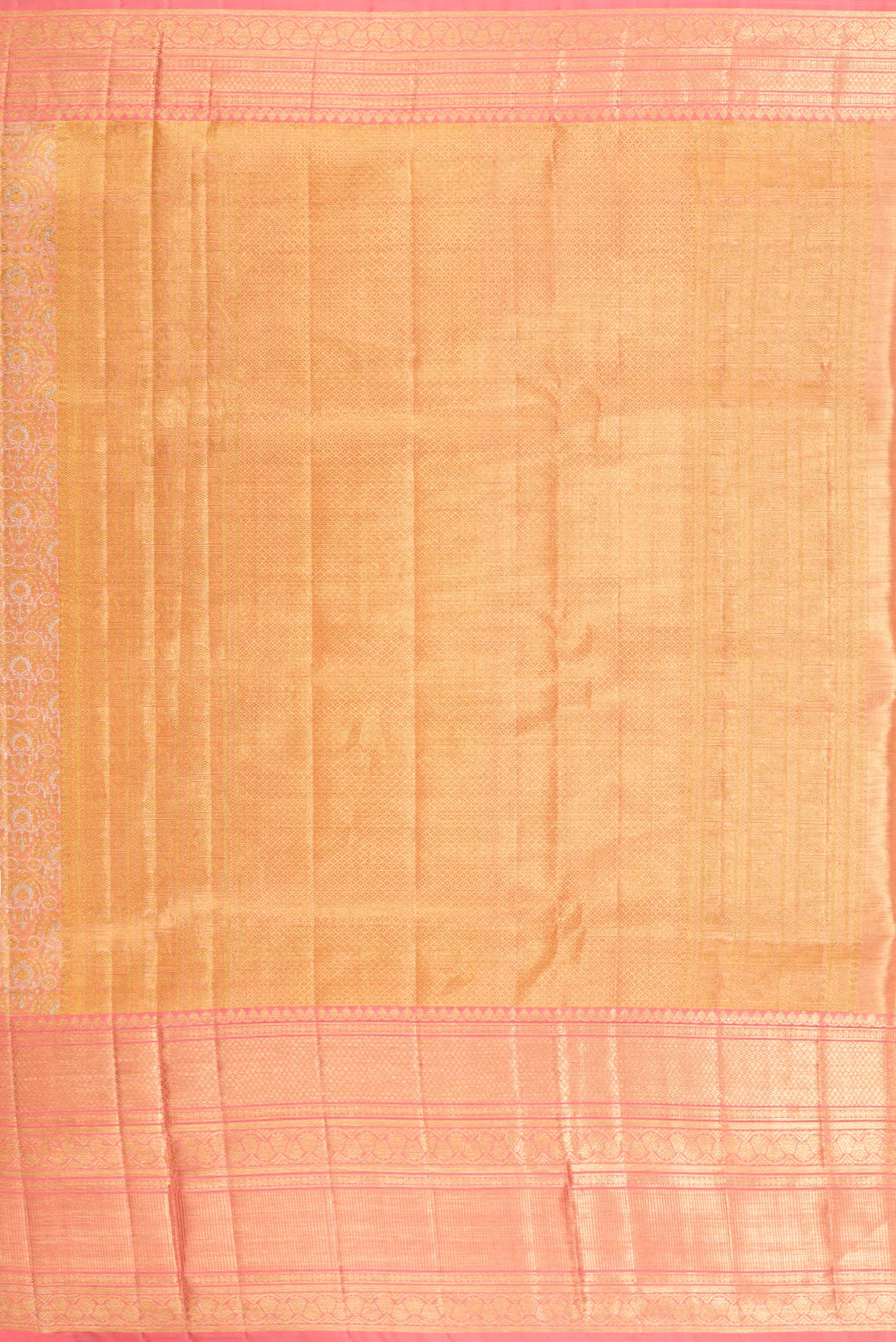 Close up image of the pallu of Peach Dual Tone Kanjivaram Tissue Silk Saree with Zari Brocade on the body and Zari Border. 