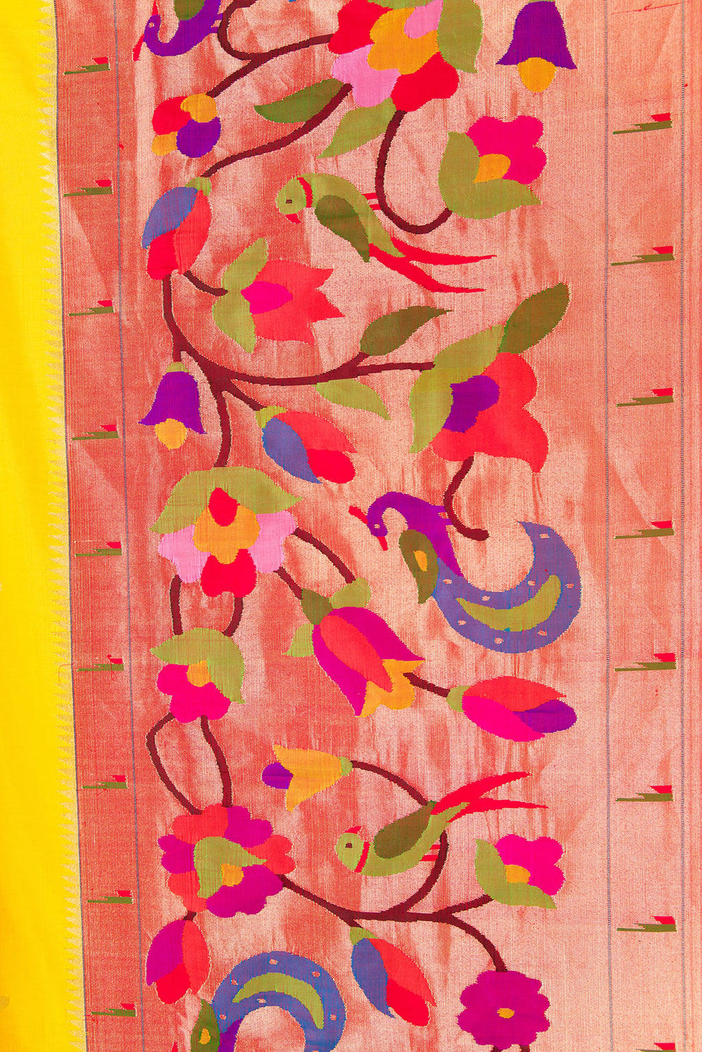 Border image of Pure Silk Pure Zari Yellow Dual Tone Paithani Saree with Zari Butta on the body and Paithani Border. 