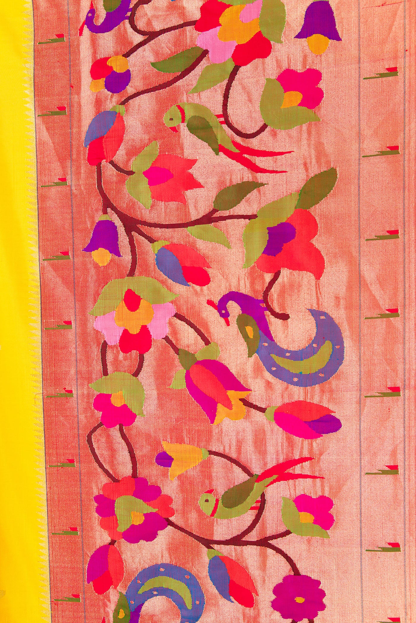 Border image of Pure Silk Pure Zari Yellow Dual Tone Paithani Saree with Zari Butta on the body and Paithani Border. 