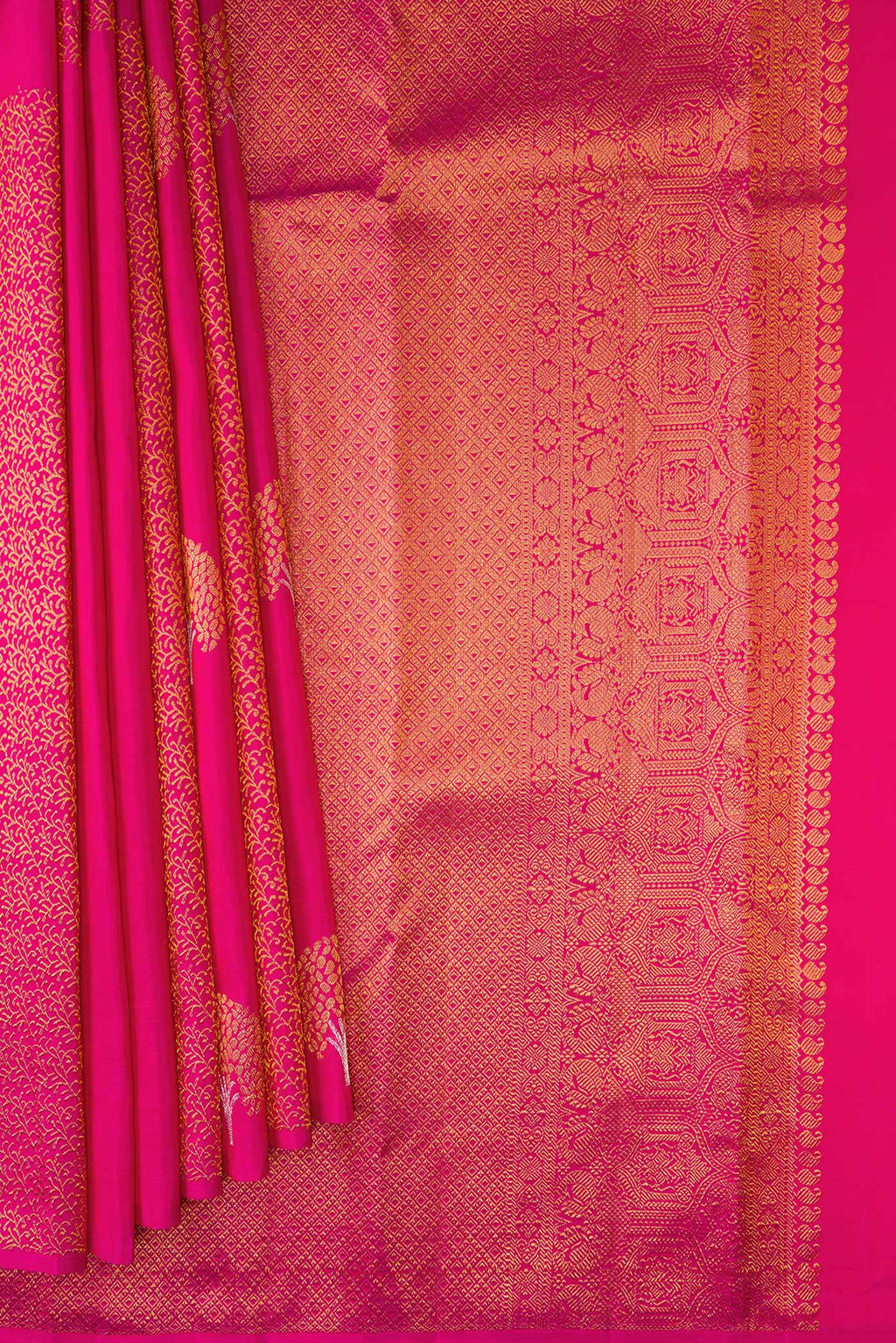 Pleats and pallu of Dark Pink Dual Tone Kanjivaram Silk Saree with Zari Butta on the body and Without Border. 