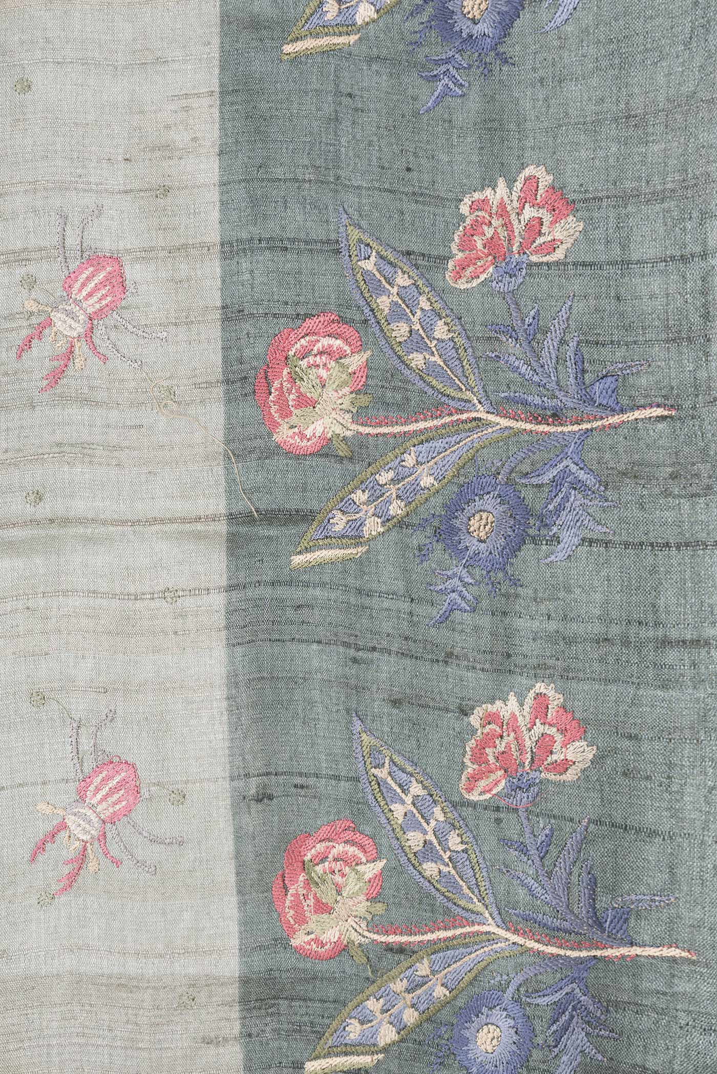 Border image of Grey Dual Tone Tussar Silk Saree with Thread Butta on the body and Embroidery Border. 