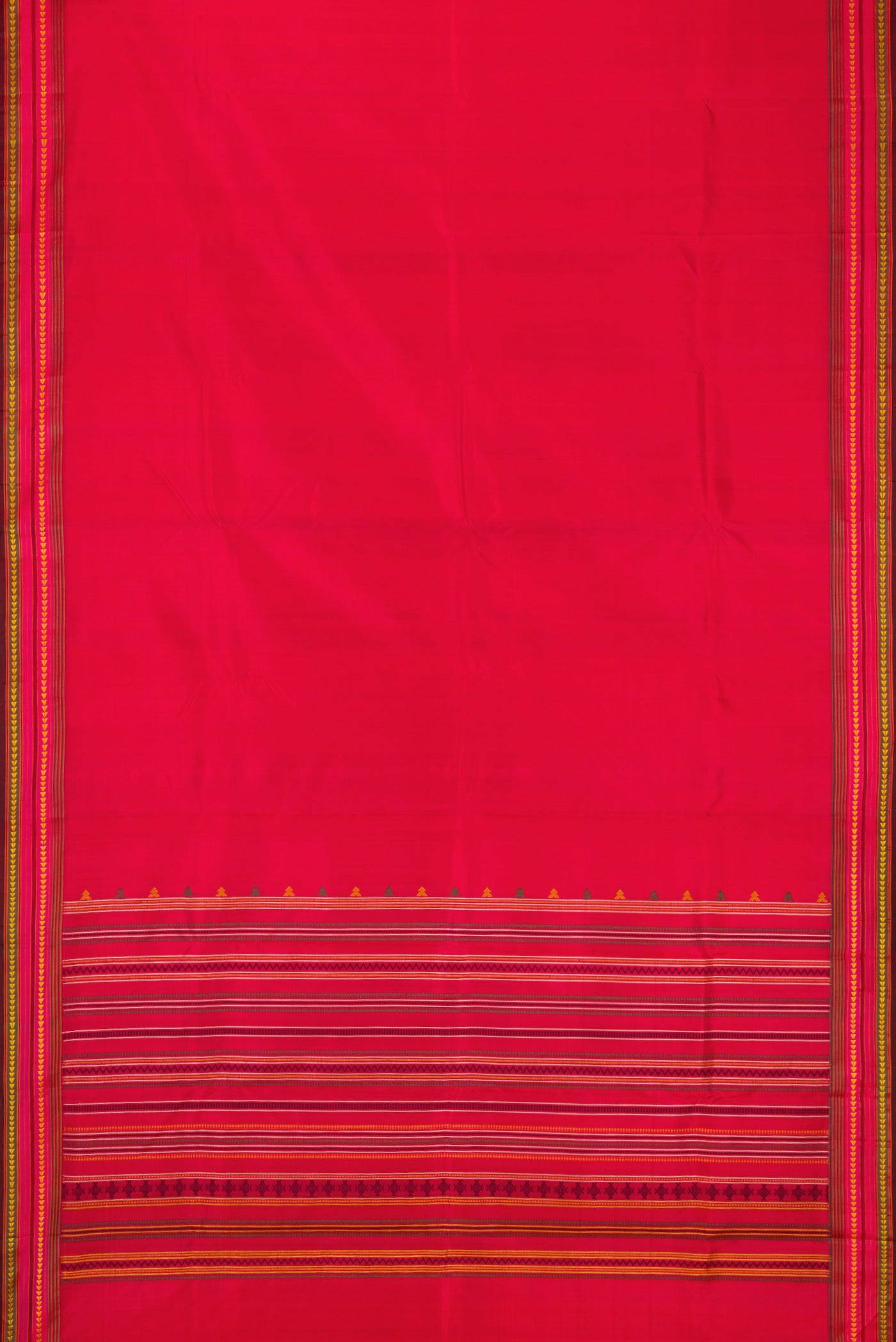Flat view of Red Dual Tone Kanchipuram Silk Saree with Plain Body and Thread Border. 