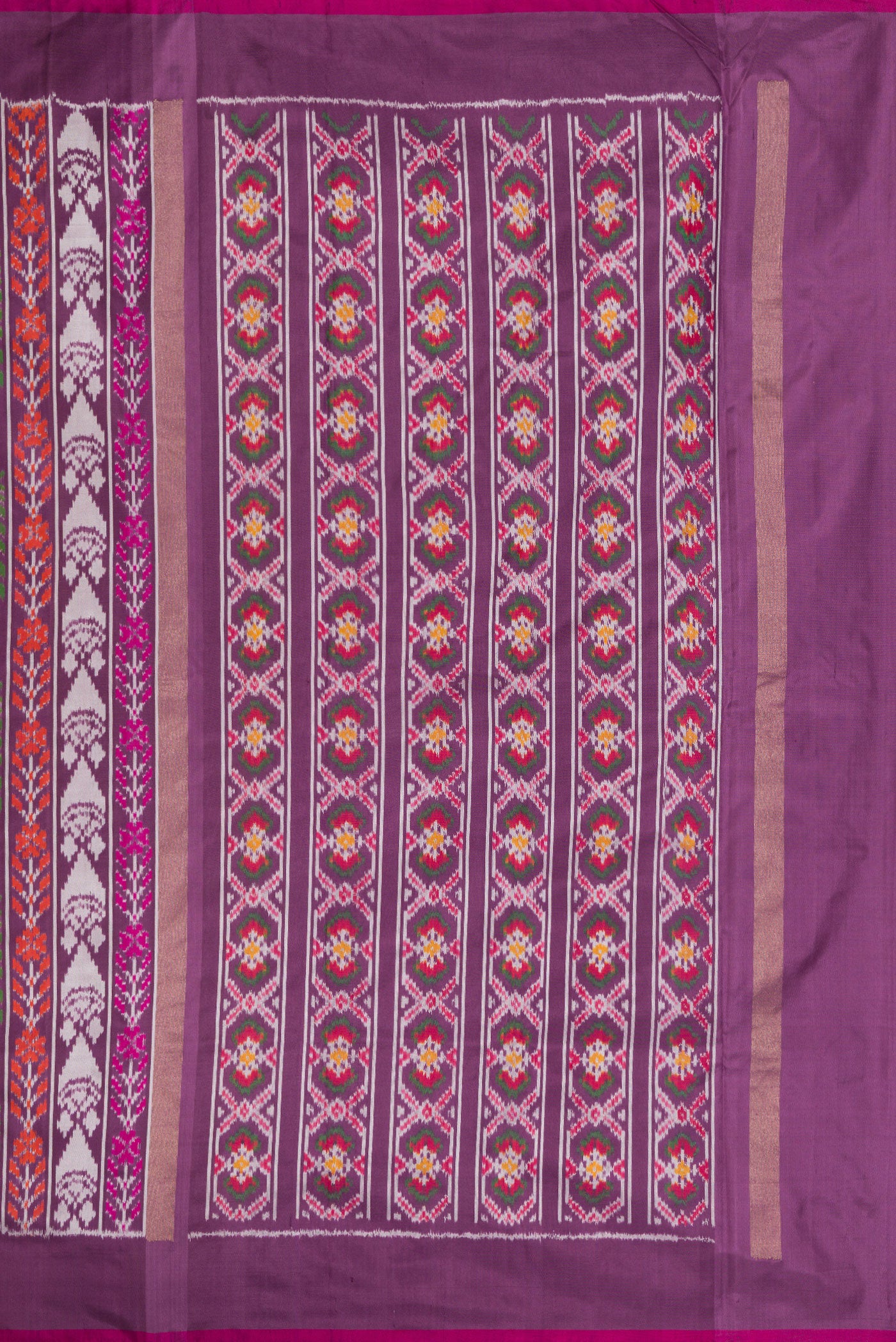 Close up image of the pallu of Purple Dual Tone Double Ikat Saree with Ikat Print on the body and Plain Border. 