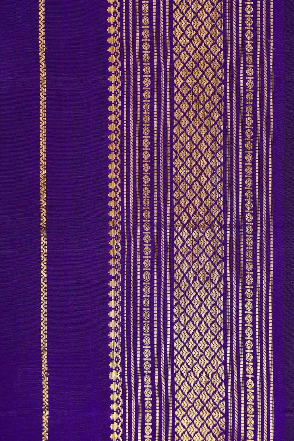 Border image of Royal Blue Dual Tone Kanjivaram Silk Saree with Stripes on the body and Zari Border. 