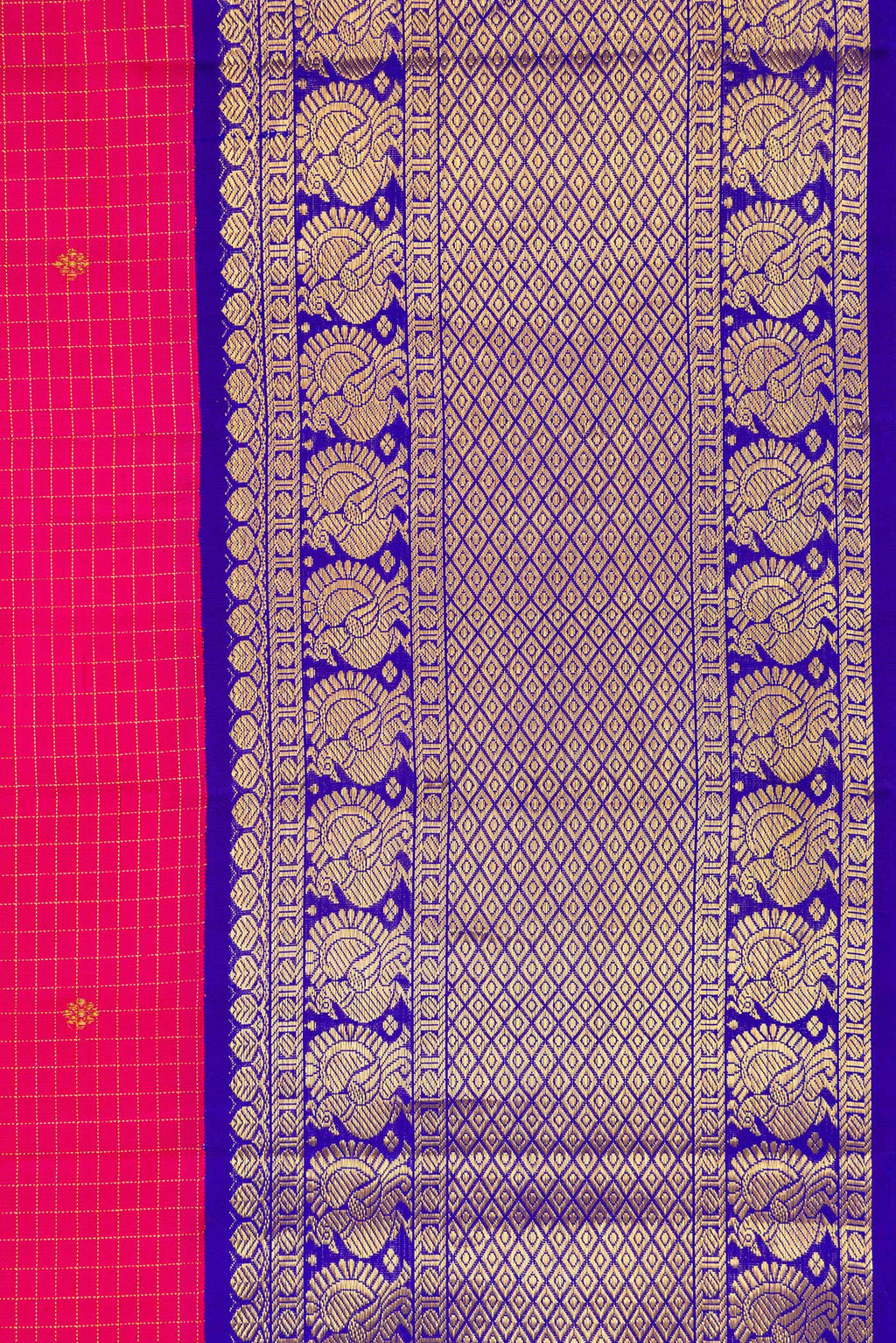 Border image of Pure Silk Pure Zari Dark Pink Dual Tone Kanchipuram Saree with Stripes on the body and Zari Border. 