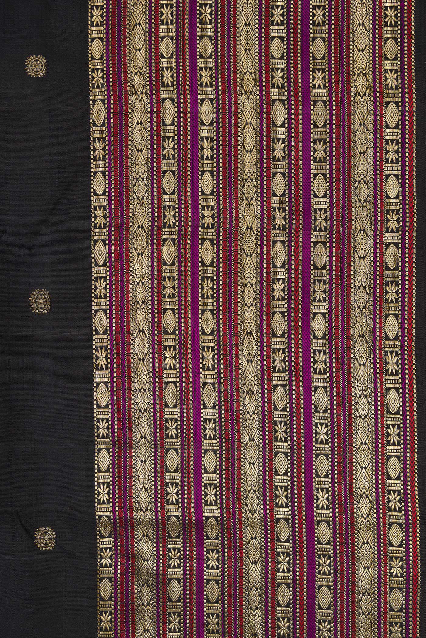 Border image of Pure Silk Pure Zari Coffee Brown Dual Tone Kanjivaram Saree with Zari Butta on the body and Zari Border. 