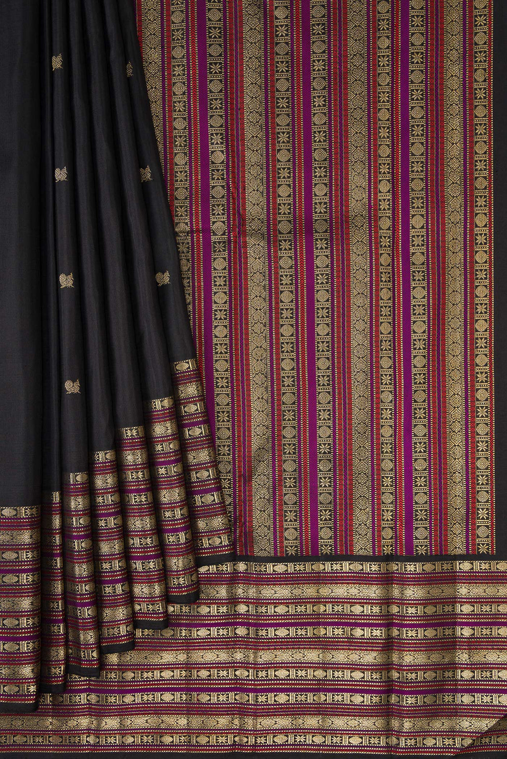 Pleats and pallu of Pure Silk Pure Zari Coffee Brown Dual Tone Kanjivaram Saree with Zari Butta on the body and Zari Border. 