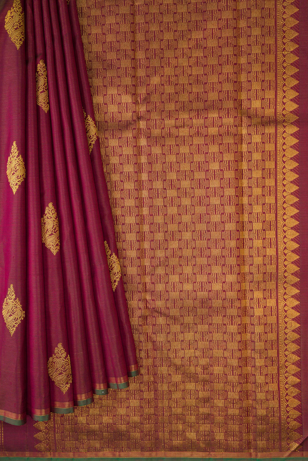 Pleats and pallu of Burgundy Dual Tone Kanjivaram Silk Saree with Stripes on the body and Thin Zari Line. 