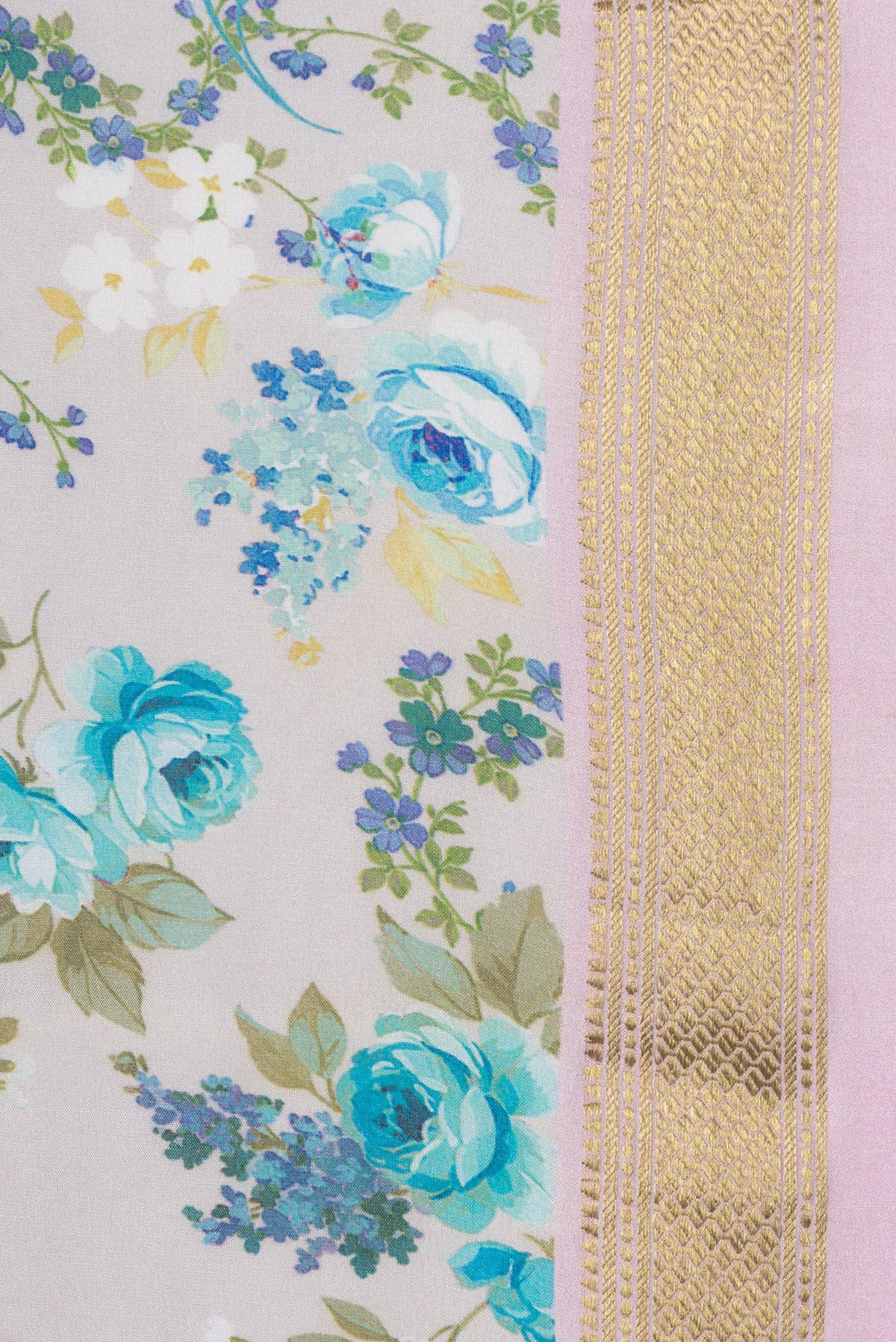 Border image of Off White Dual Tone Crepe Saree with Printed design on the body and Zari Border. 