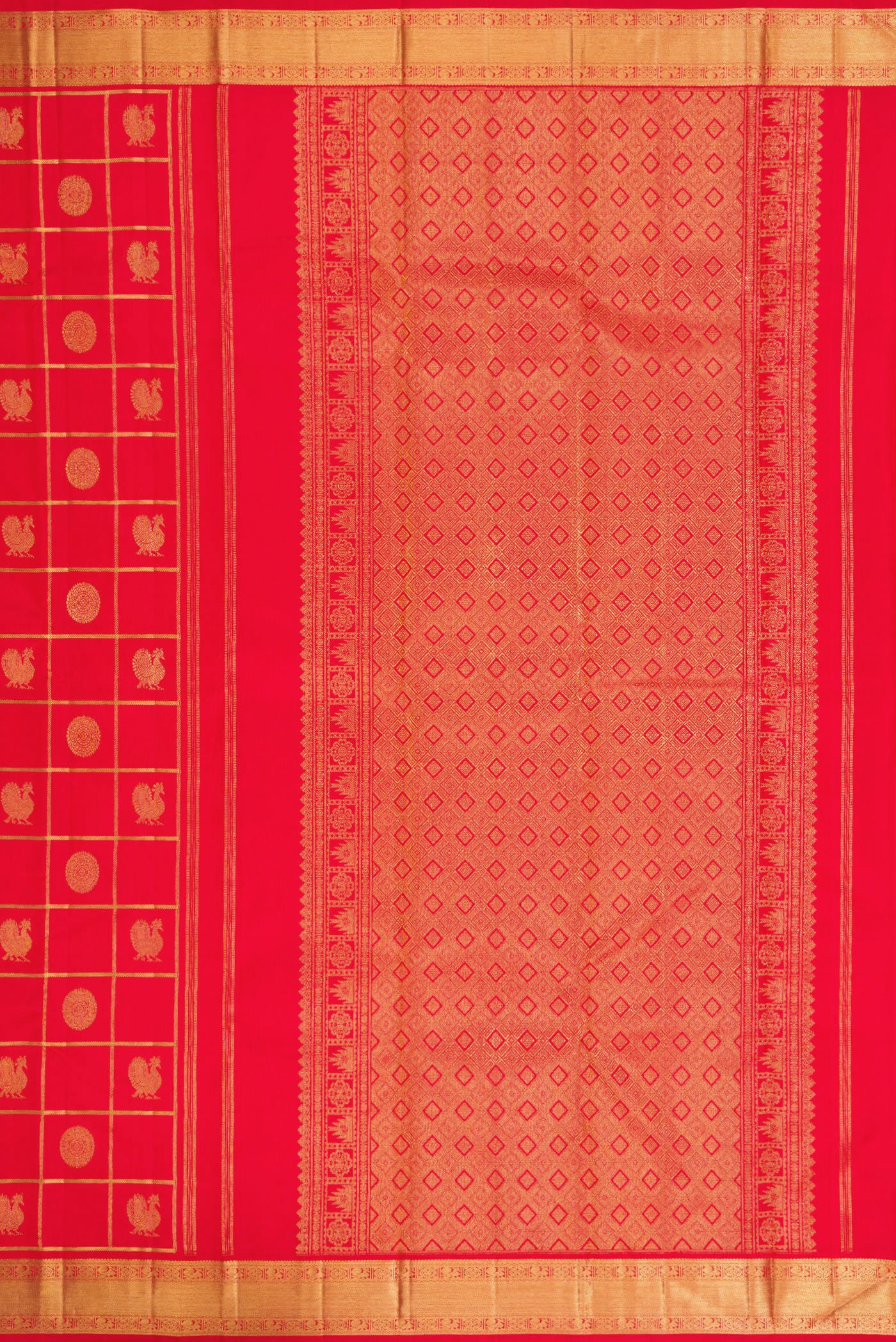 Close up image of the pallu of Pure Silk Pure Zari Red Dual Tone Kanjivaram Saree with Checked design on the body and Zari Border. 
