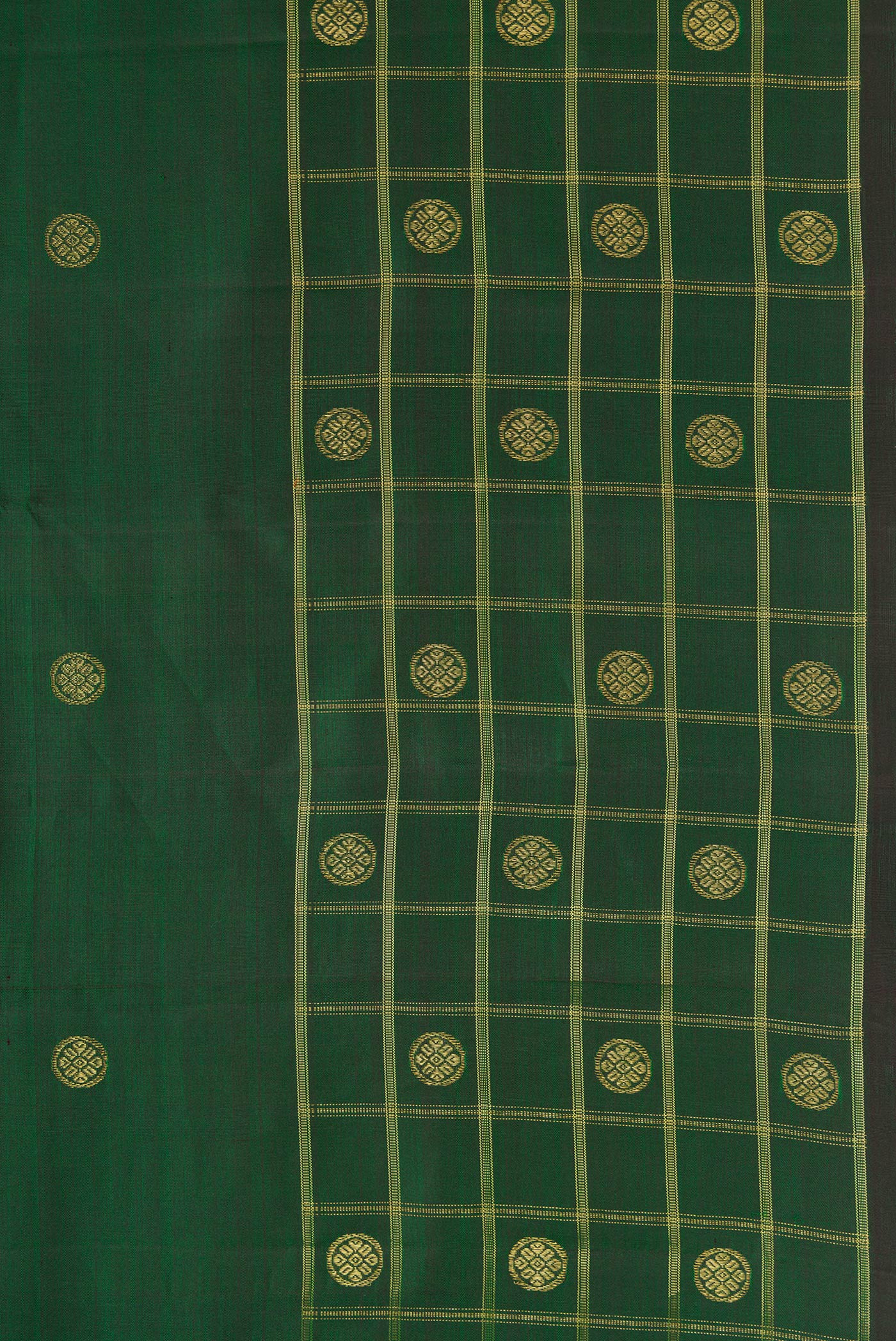Border image of Pure Silk Pure Zari Green Dual Tone Kanchipuram Saree with Zari Butta on the body and Zari Border. 