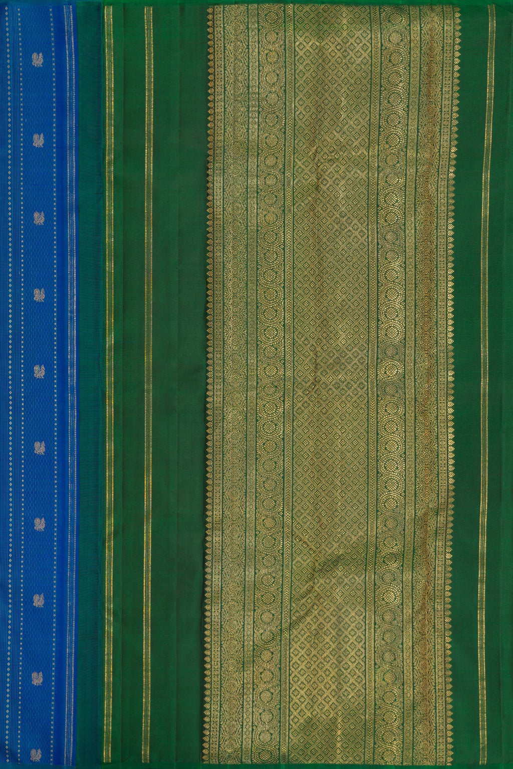 Close up image of the pallu of Peacock Blue Dual Tone Kanchipuram Silk Saree with Stripes on the body and Without Border. 