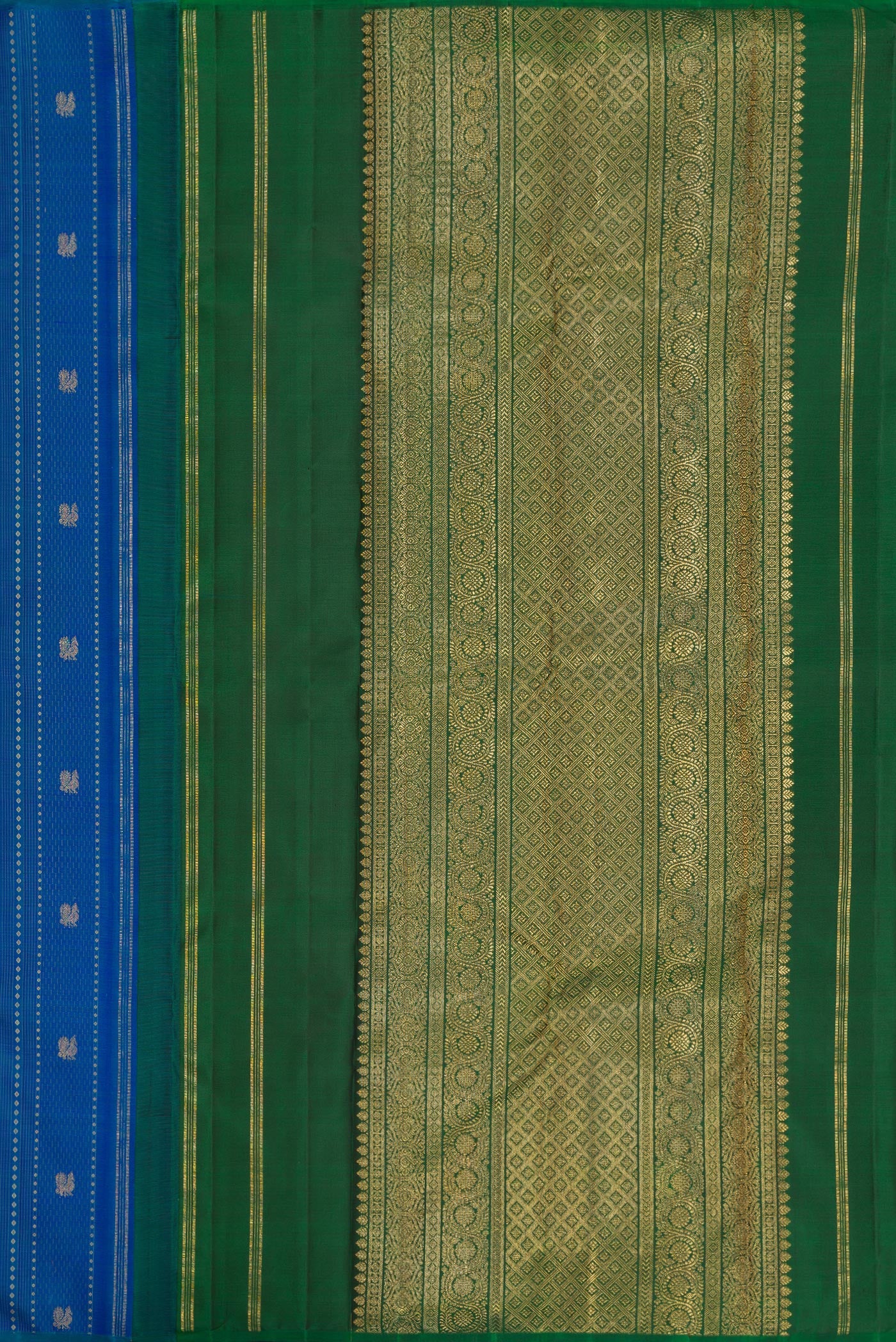 Close up image of the pallu of Peacock Blue Dual Tone Kanchipuram Silk Saree with Stripes on the body and Without Border. 