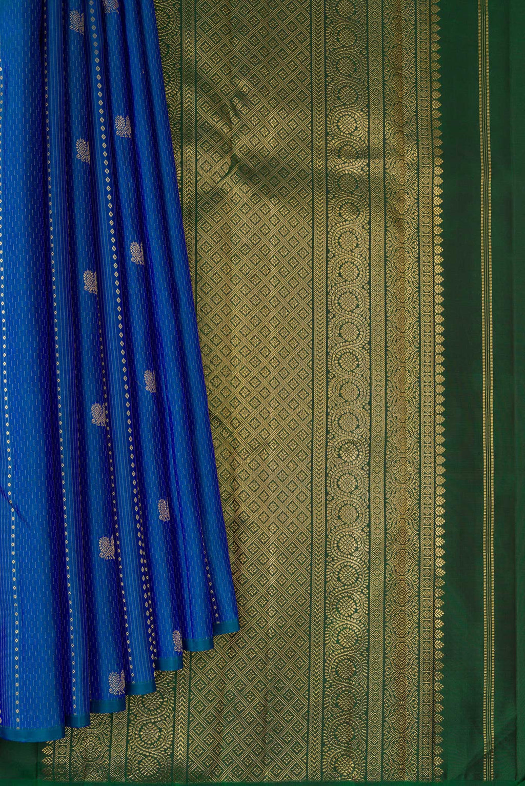 Pleats and pallu of Peacock Blue Dual Tone Kanchipuram Silk Saree with Stripes on the body and Without Border. 