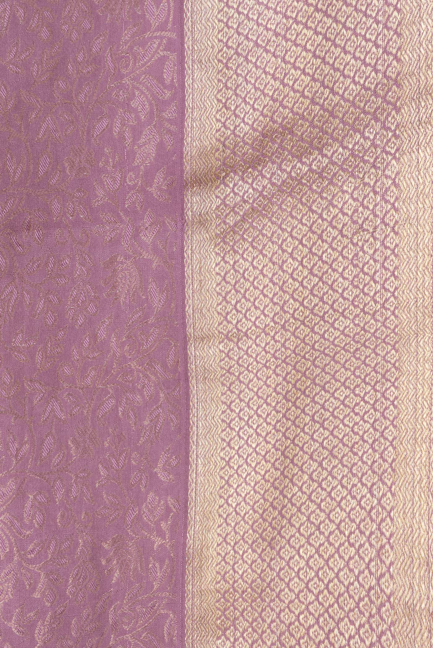 Border image of Purple Dual Tone Georgette Saree with Zari Brocade on the body and Zari Border. 