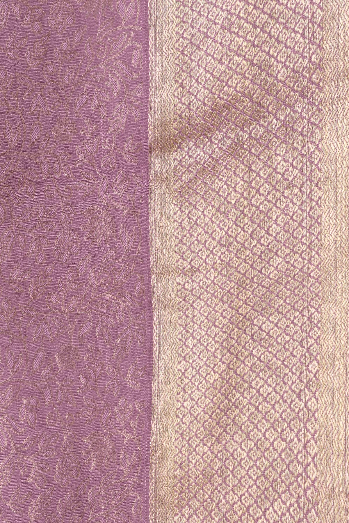 Border image of Purple Dual Tone Georgette Saree with Zari Brocade on the body and Zari Border. 