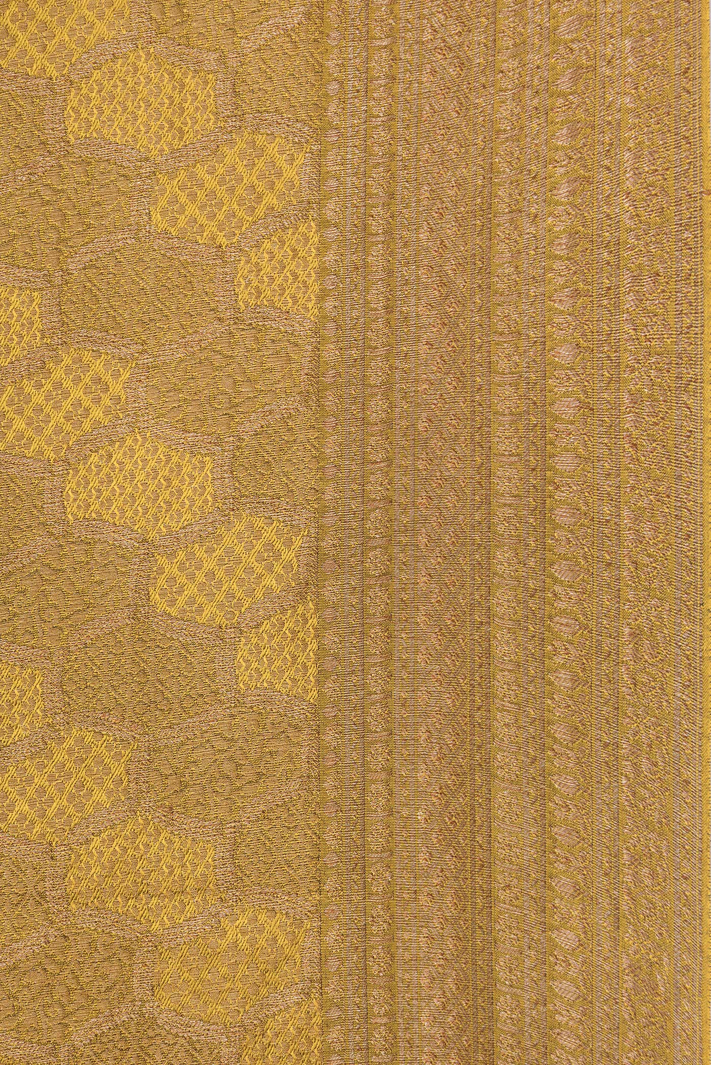 Border image of Mehandi Green Dual Tone Mysore Georgette Saree with Zari Brocade on the body and Zari Border. 