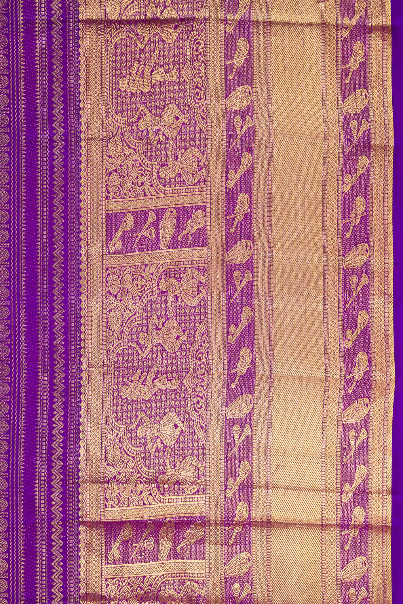 Border image of Purple Dual Tone Kanchipuram Silk Saree with Zari Brocade on the body and Zari Border. 
