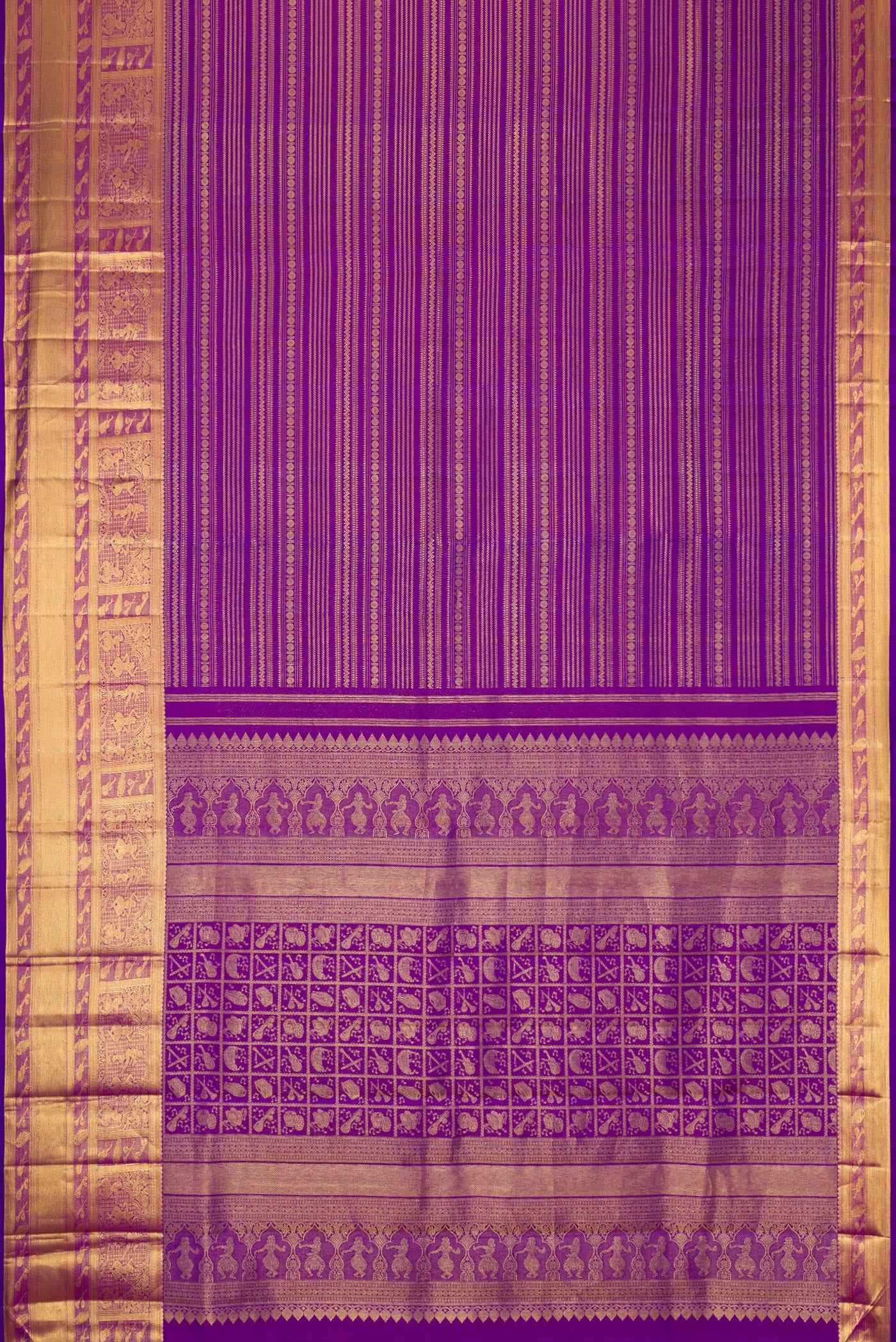 Flat view of Purple Dual Tone Kanchipuram Silk Saree with Zari Brocade on the body and Zari Border. 
