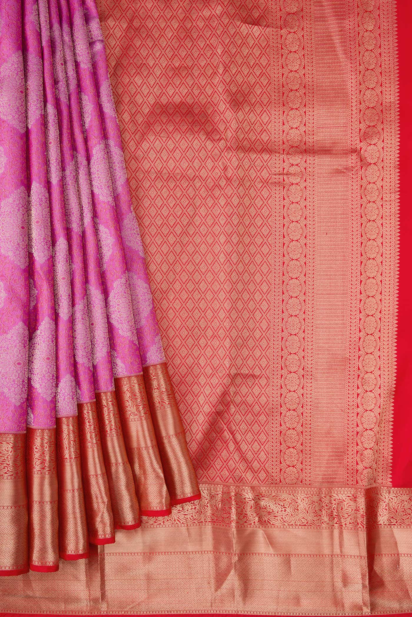 Pleats and pallu of Pink Dual Tone Kanjivaram Silk Saree with Zari Brocade on the body and Zari Border. 