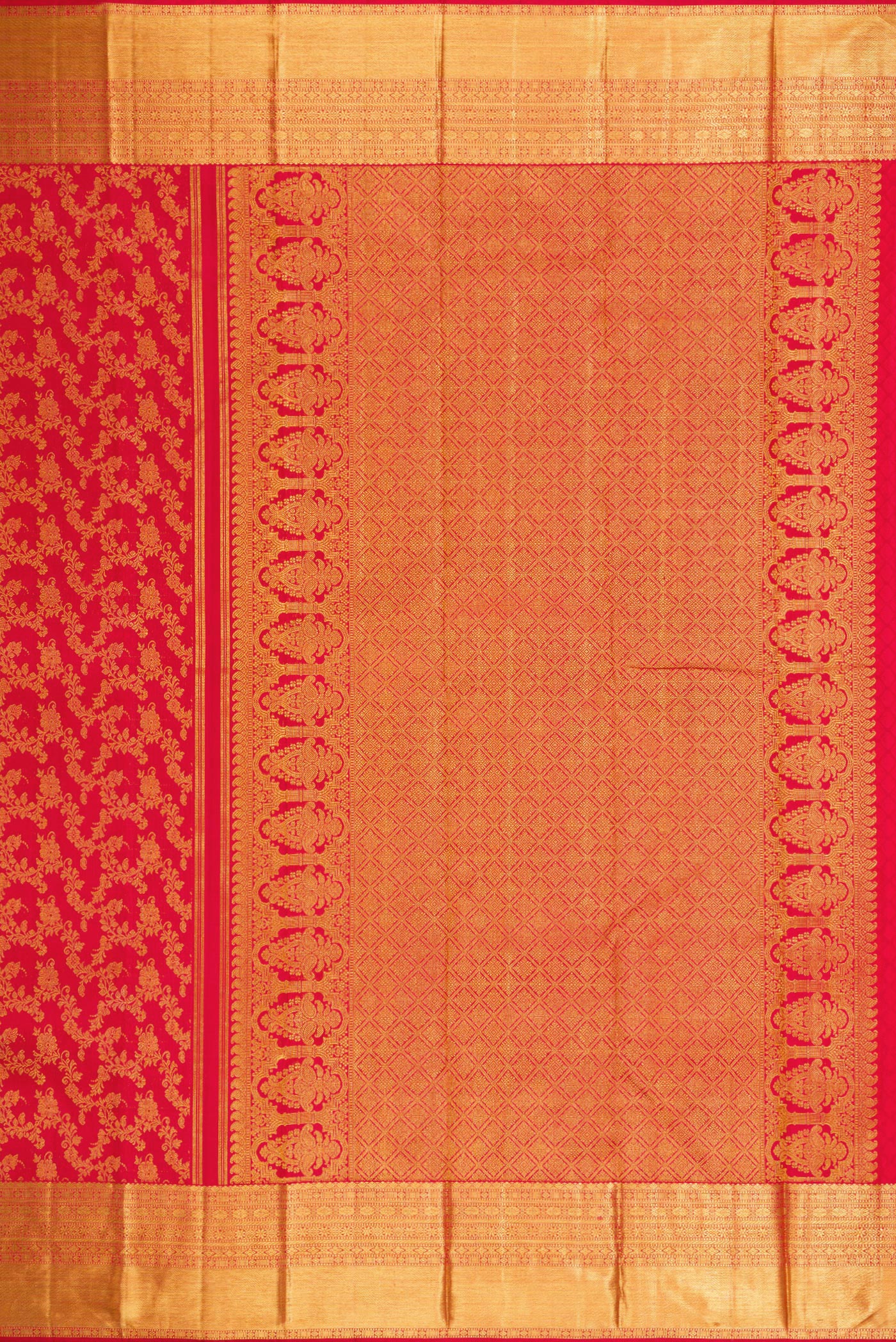 Close up image of the pallu of Red Dual Tone Kanjivaram Silk Saree with Zari Brocade on the body and Zari Border. 