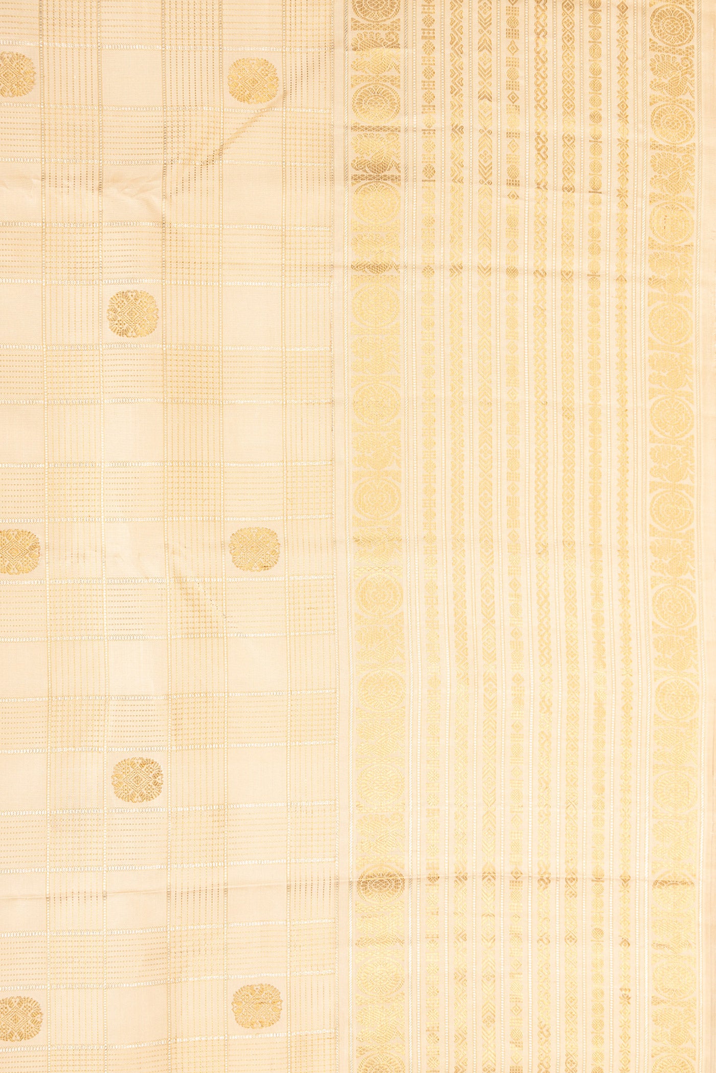 Border image of Beige Dual Tone Kanchipuram Silk Saree with Checked design on the body and Fancy Border. 