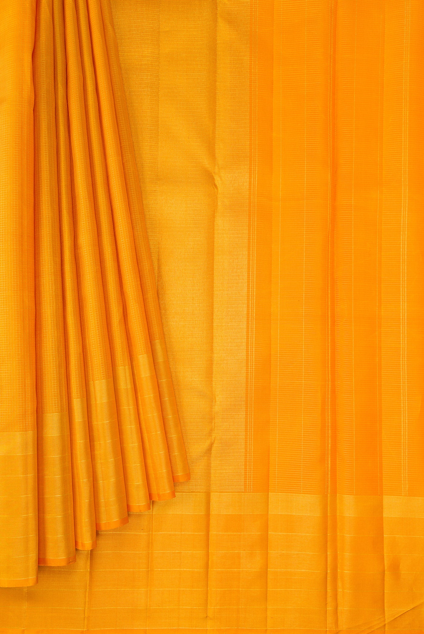Pleats and pallu of Yellow Dual Tone Kanchipuram Silk Saree with Checked design on the body and Zari Border. 