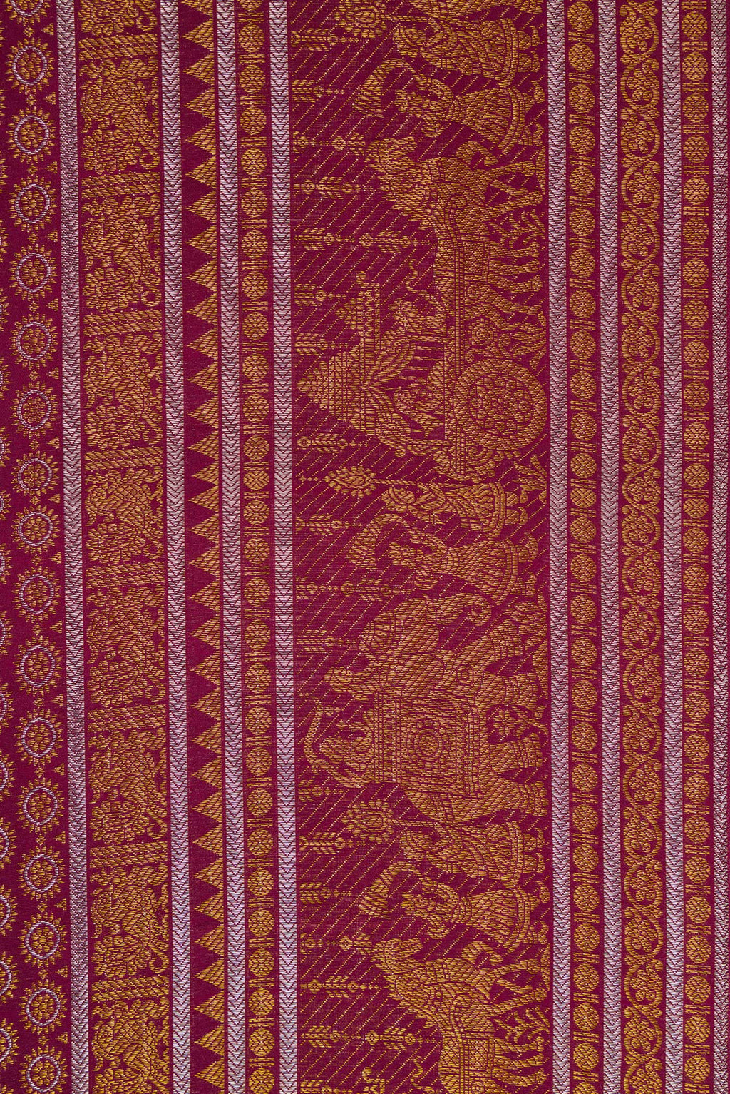 Border image of Burgundy Dual Tone Kanchipuram Silk Saree with Zari Brocade on the body and Zari Border. 