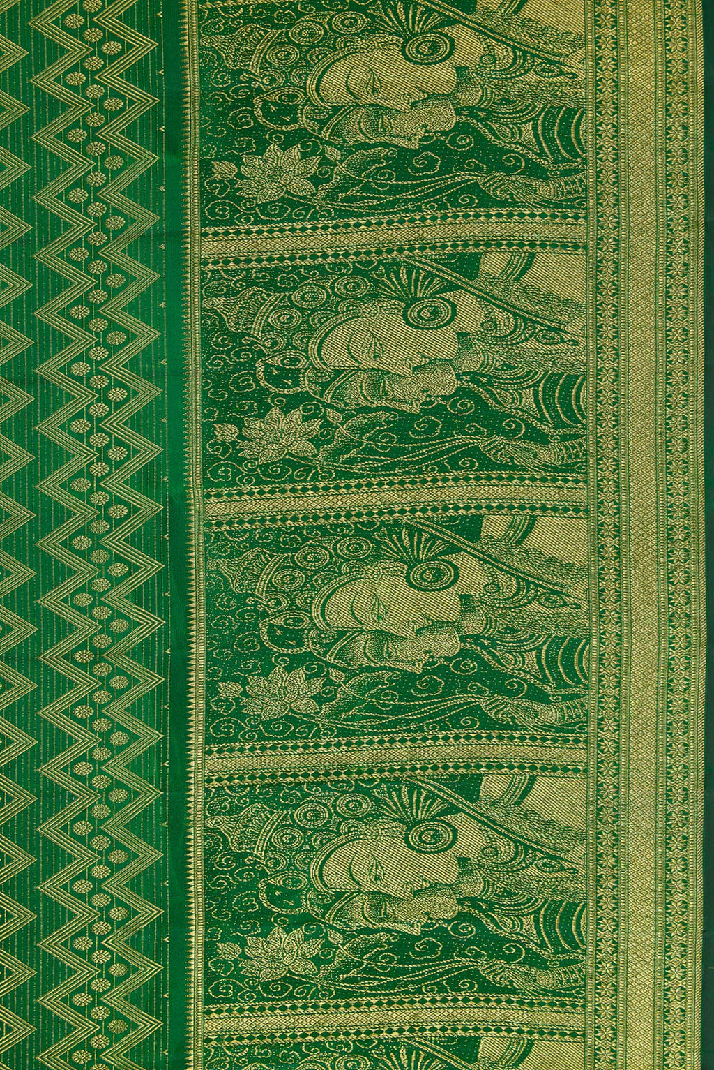 Border image of Green Dual Tone Kanchipuram Silk Saree with Zari Brocade on the body and Fancy Border. 