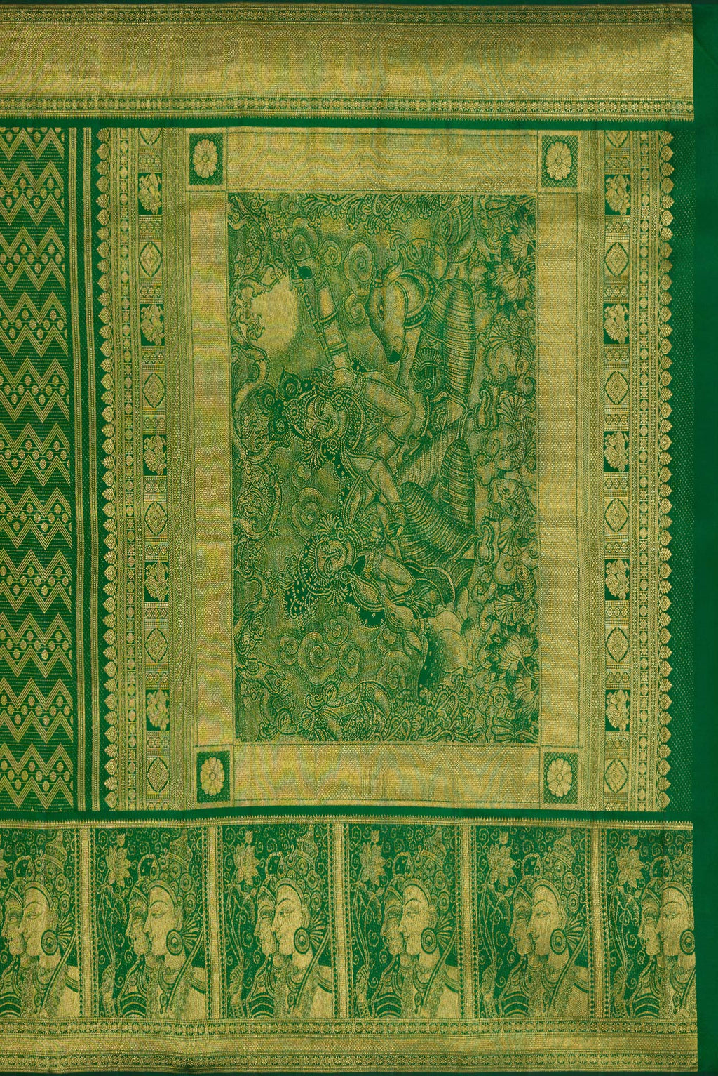 Close up image of the pallu of Green Dual Tone Kanchipuram Silk Saree with Zari Brocade on the body and Fancy Border. 