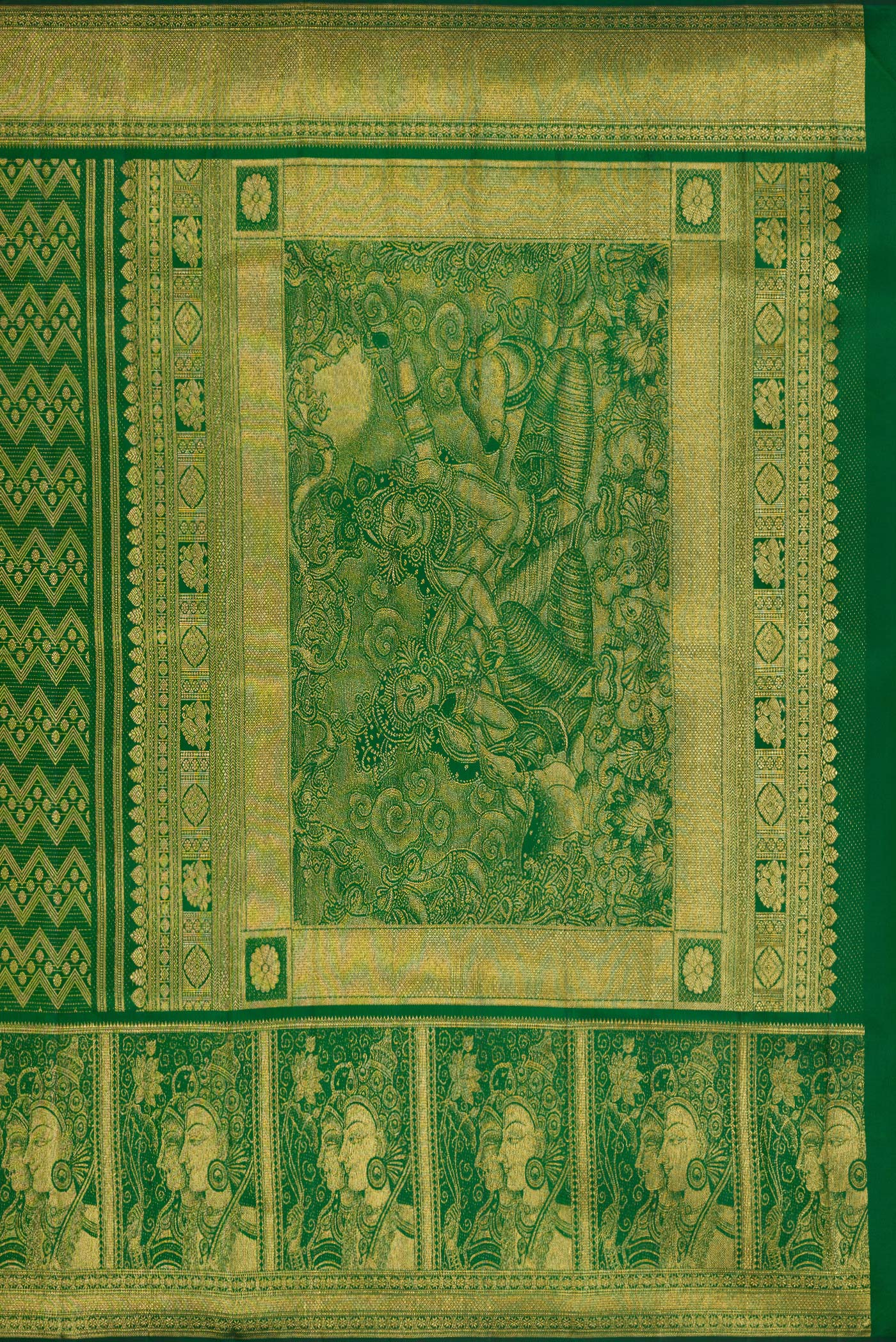 Close up image of the pallu of Green Dual Tone Kanchipuram Silk Saree with Zari Brocade on the body and Fancy Border. 