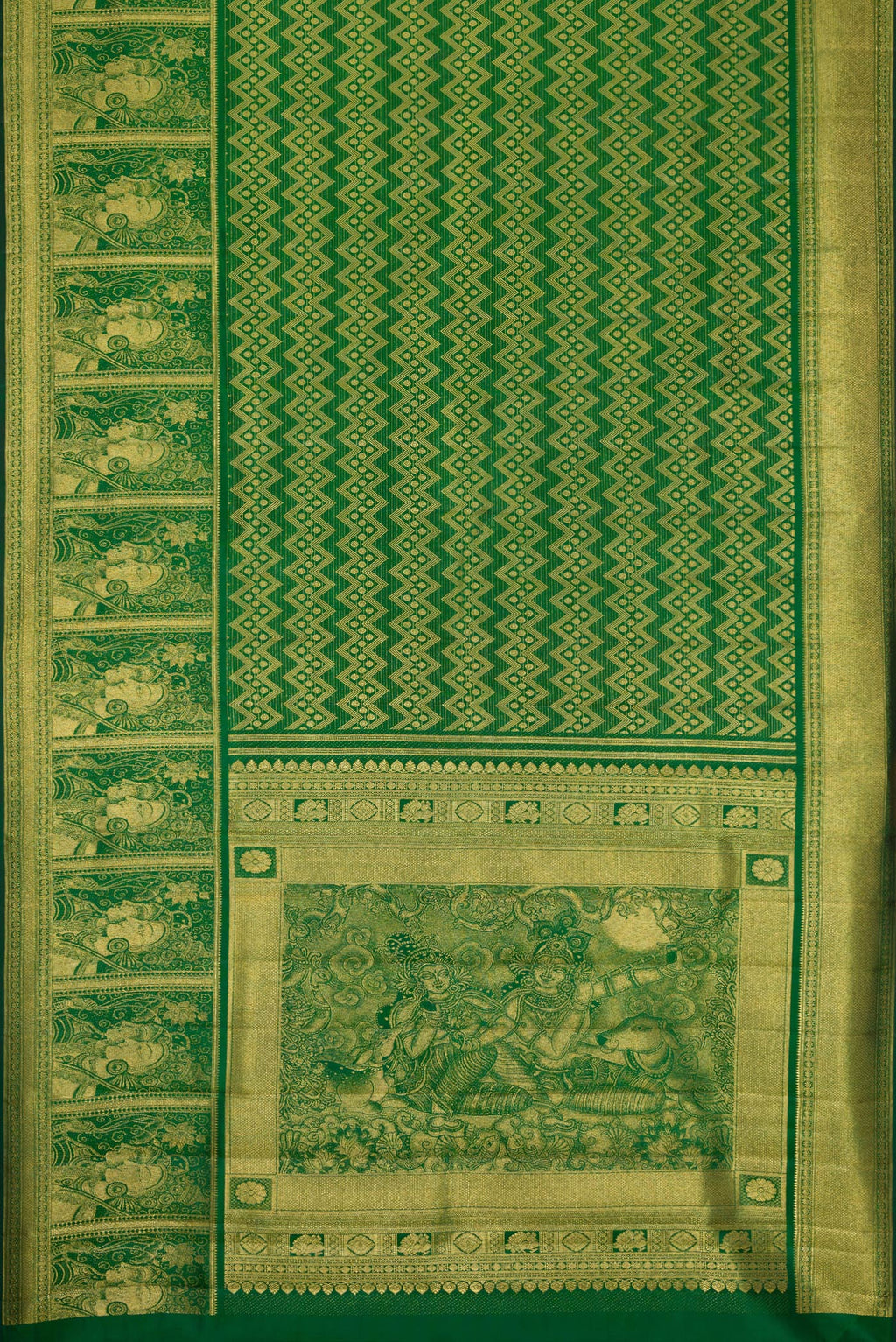 Flat view of Green Dual Tone Kanchipuram Silk Saree with Zari Brocade on the body and Fancy Border. 