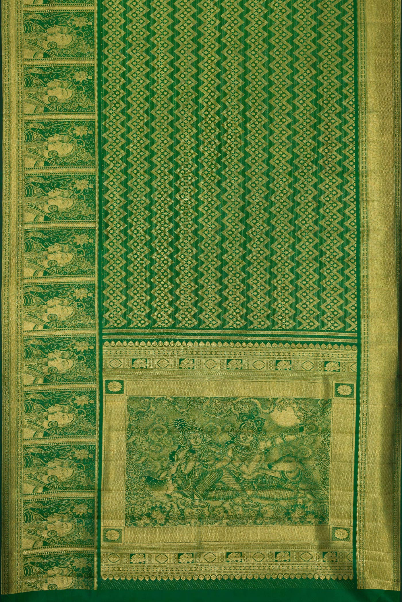 Flat view of Green Dual Tone Kanchipuram Silk Saree with Zari Brocade on the body and Fancy Border. 