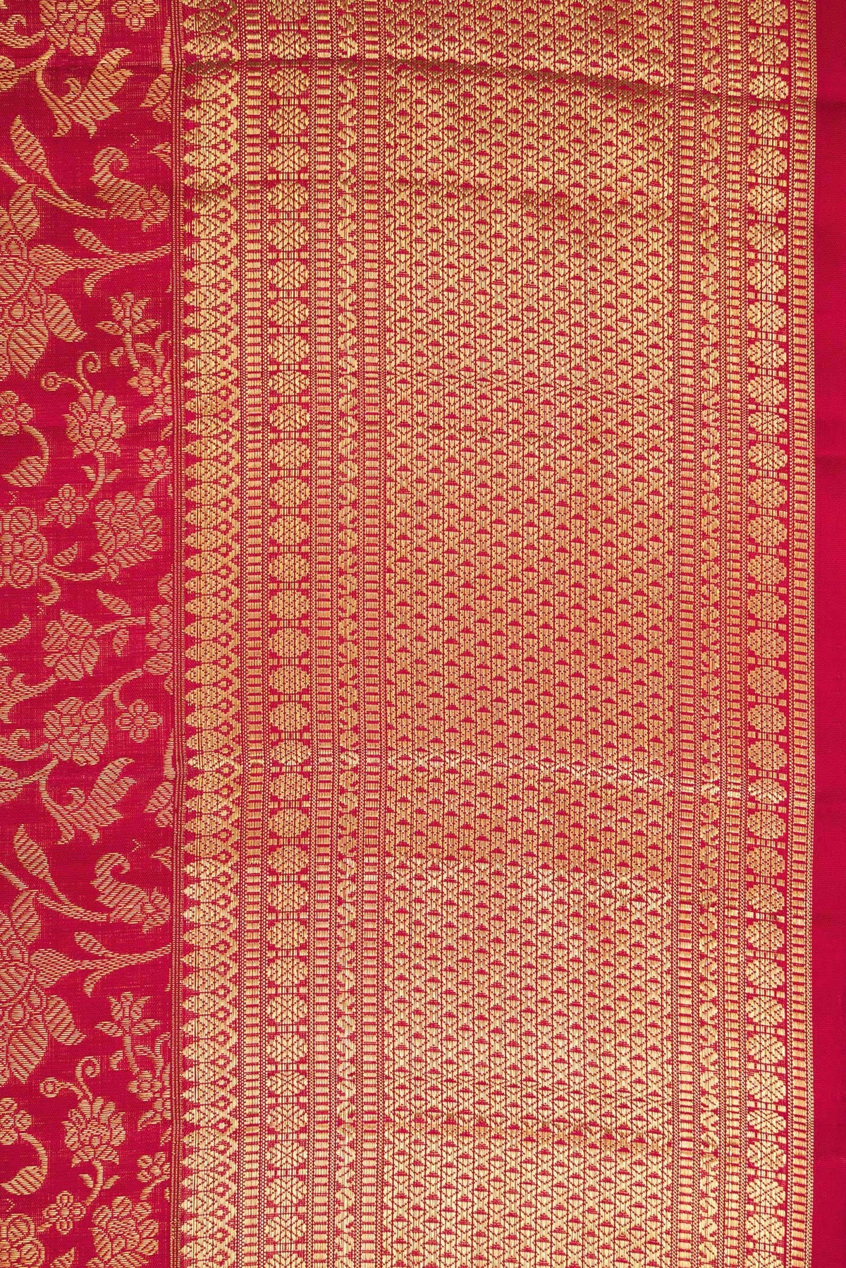 Border image of Maroon Dual Tone Kanchipuram Silk Saree with Zari Brocade on the body and Zari Border. 